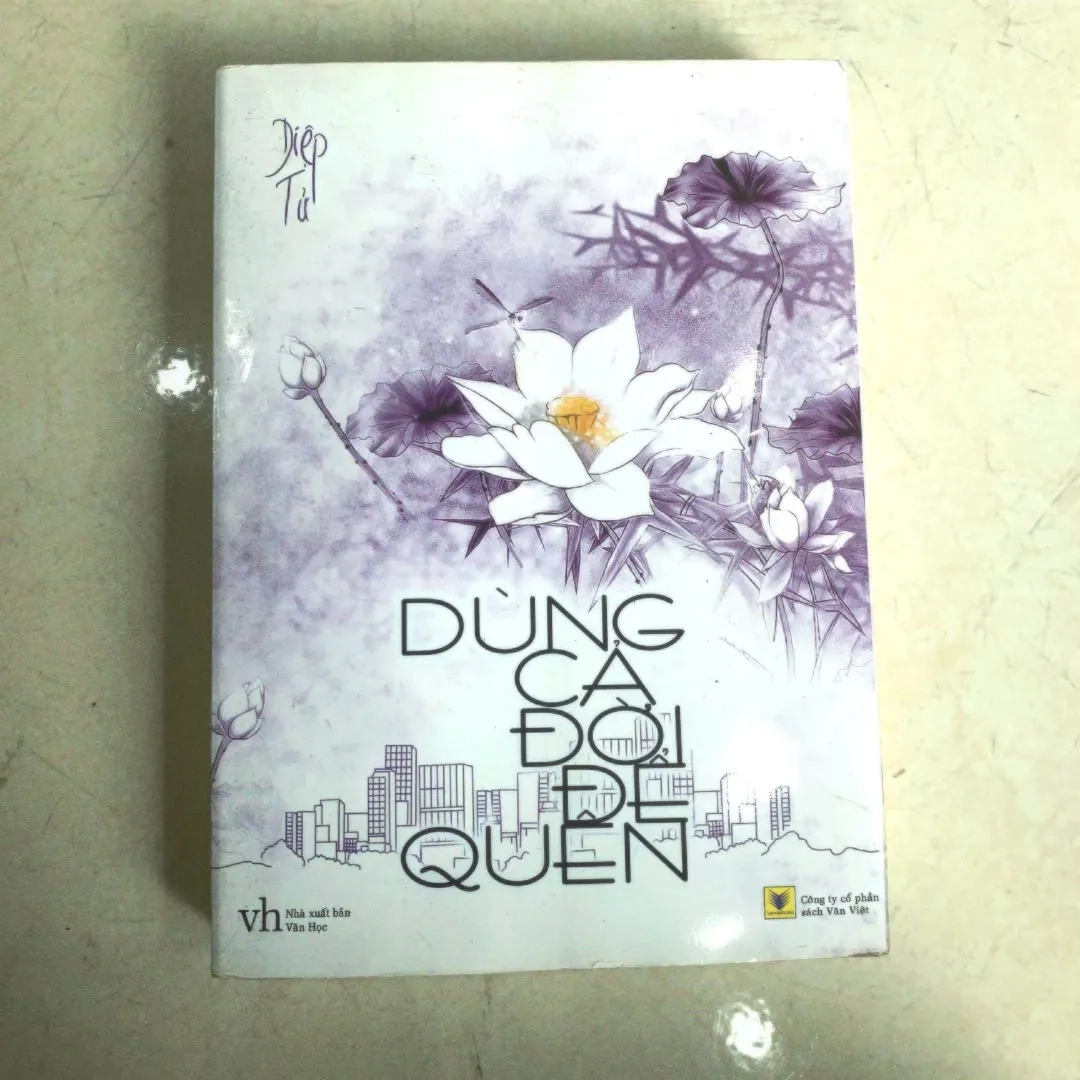 Dùng Cả Đời Để Quên 🐰 by  - Sách Book Cover - Ngọc Hiển Books