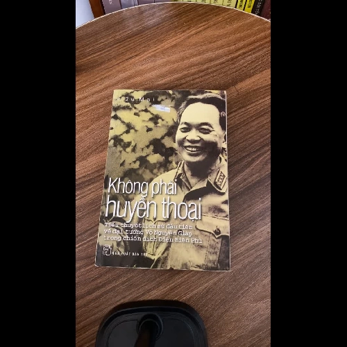 Không phải huyền thoại - HỮU MAI  