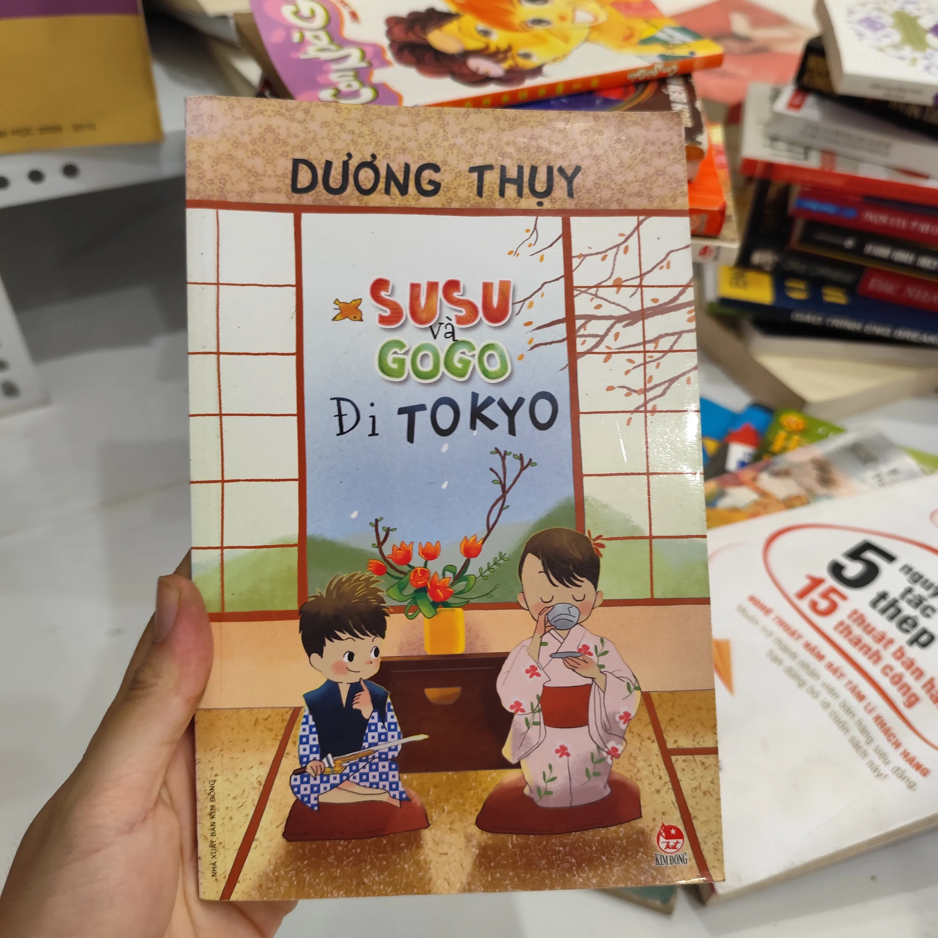 SuSu và GoGo đi Tokyo by  - Sách Book Cover - Ngọc Hiển Books