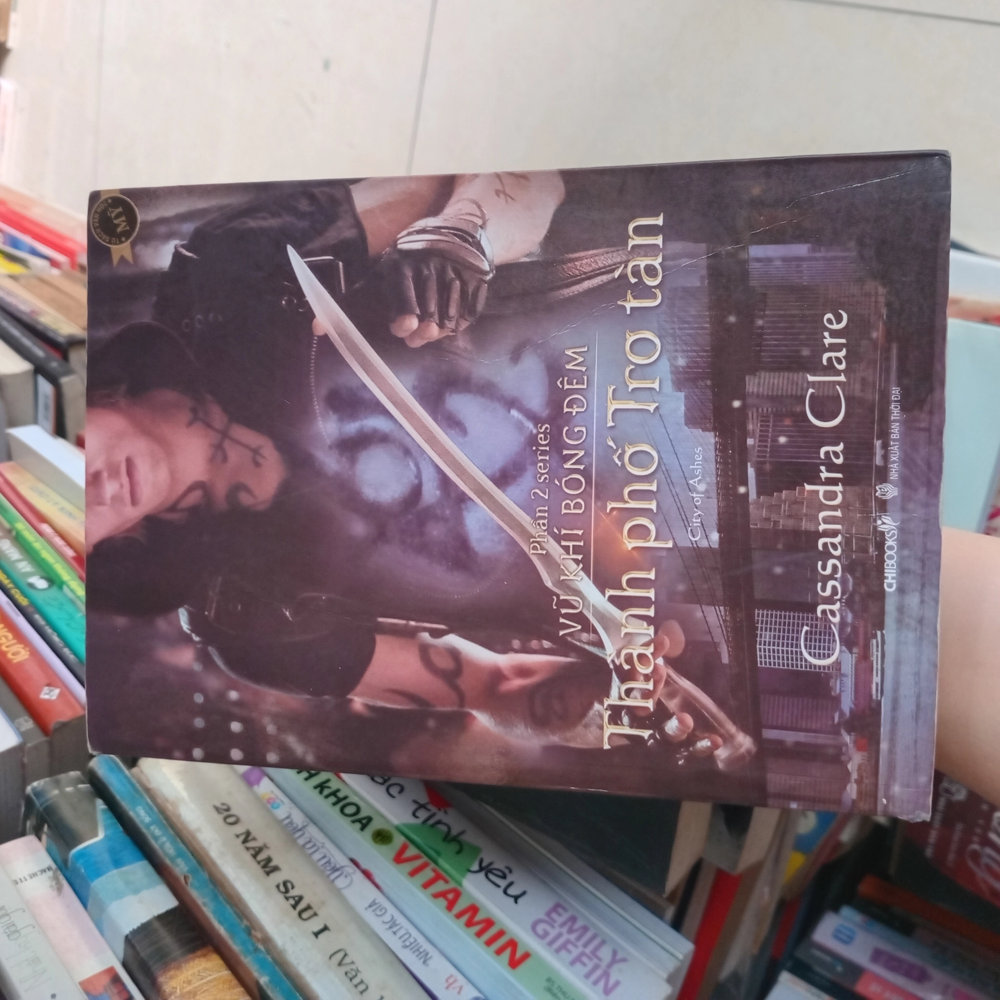 Thành phố tro tàn by Cassandra Clare - Sách Book Cover - Ngọc Hiển Books