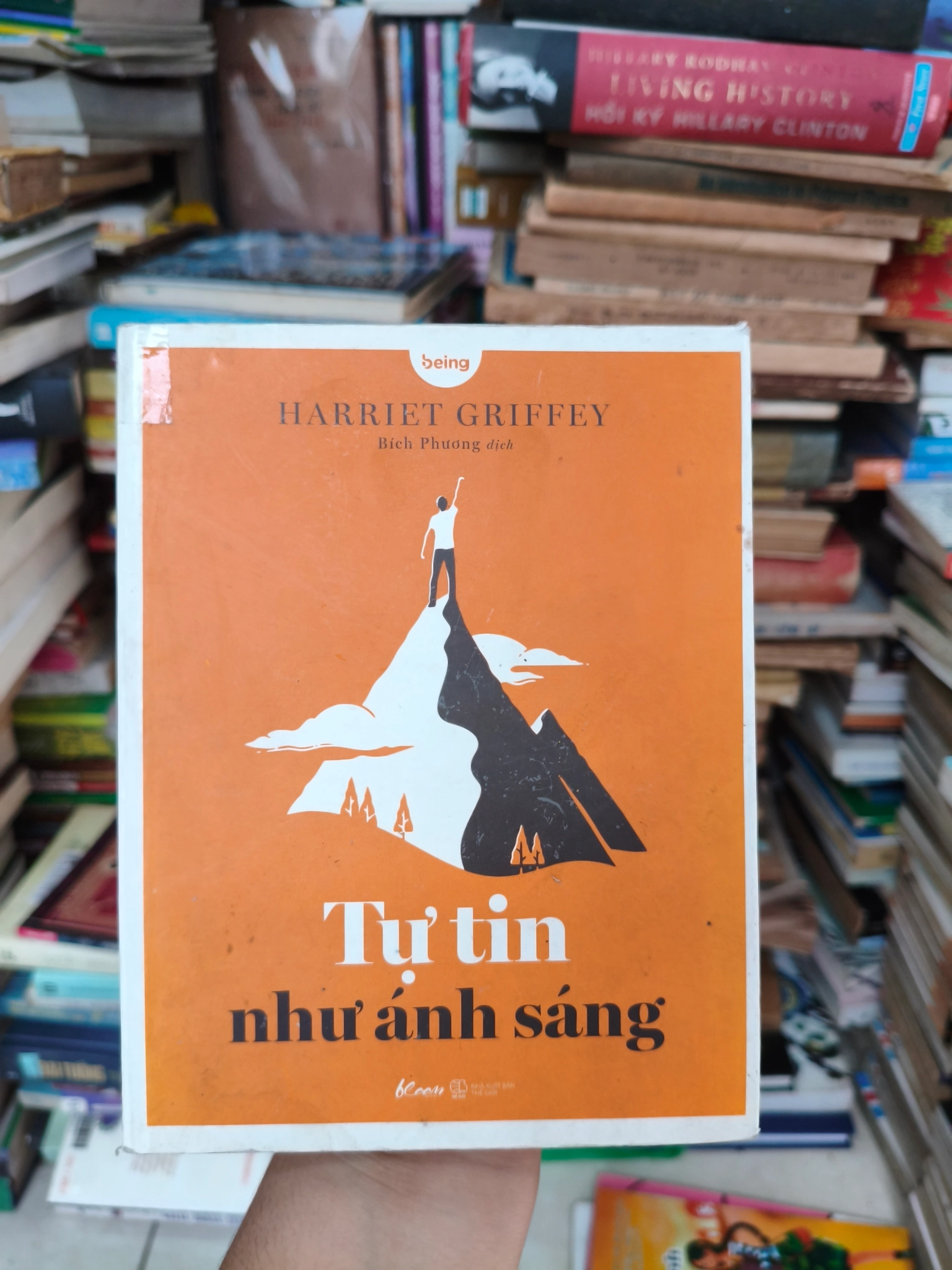 Tự tin như ánh sáng 🌱 by  - Sách Book Cover - Ngọc Hiển Books