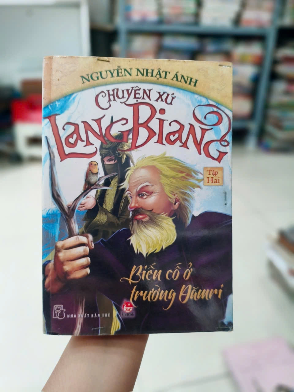 CHUYỆN XỨ LANGBIANG 02 – BIẾN CỐ Ở TRƯỜNG ĐĂMRI by Nguyễn Nhật Ánh - Sách Book Cover - Ngọc Hiển Books