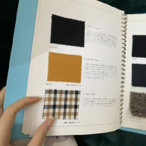 Textile handbook - Cẩm nang dệt may với 150 mẫu vải thật ( tiếng Nhật ) 336637