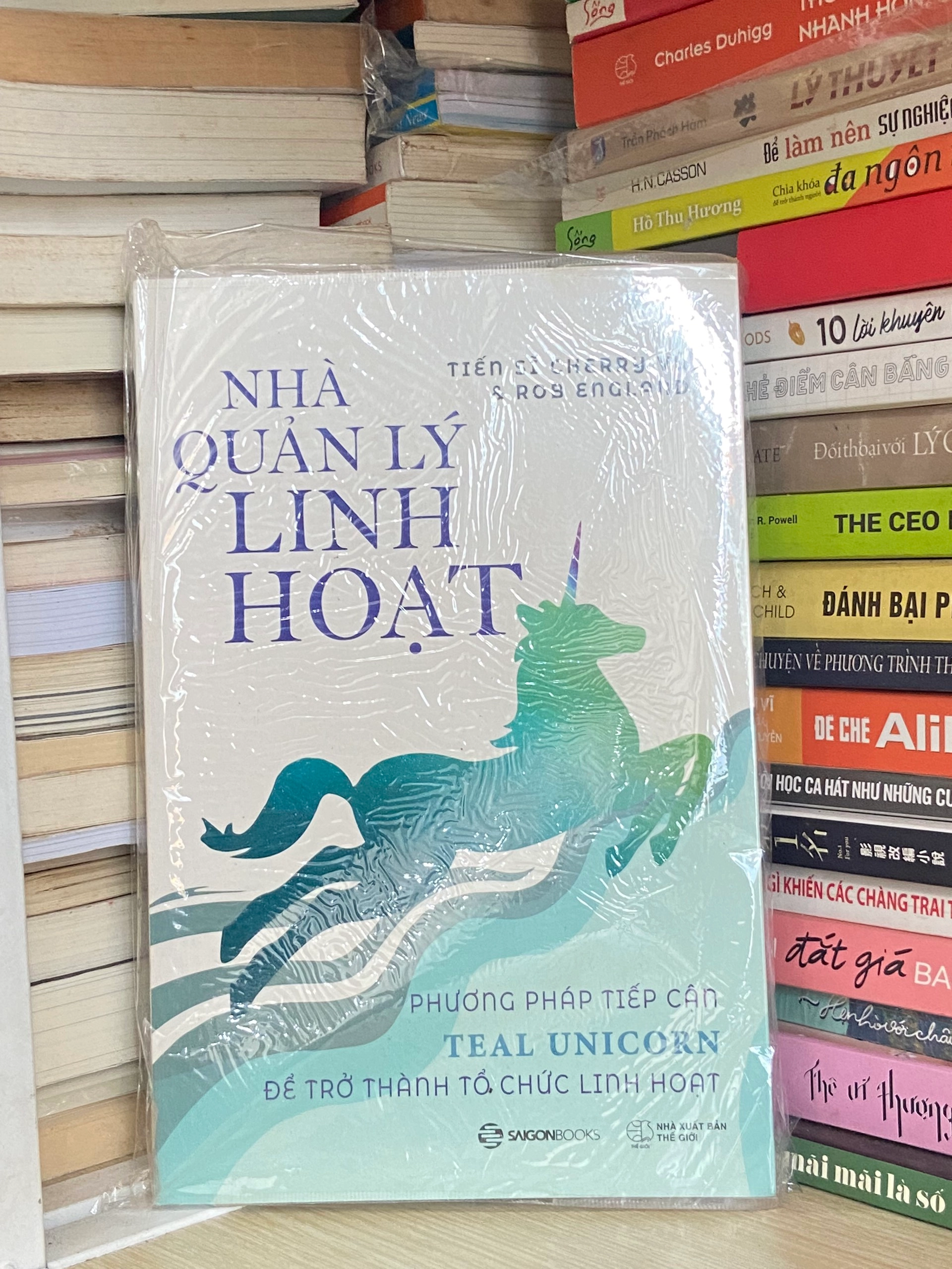 Nhà quản lý linh hoạt: Phương pháp tiếp cận Teal Unicorn để trở thành tổ chức linh hoạt by  - Sách Book Cover - Ngọc Hiển Books
