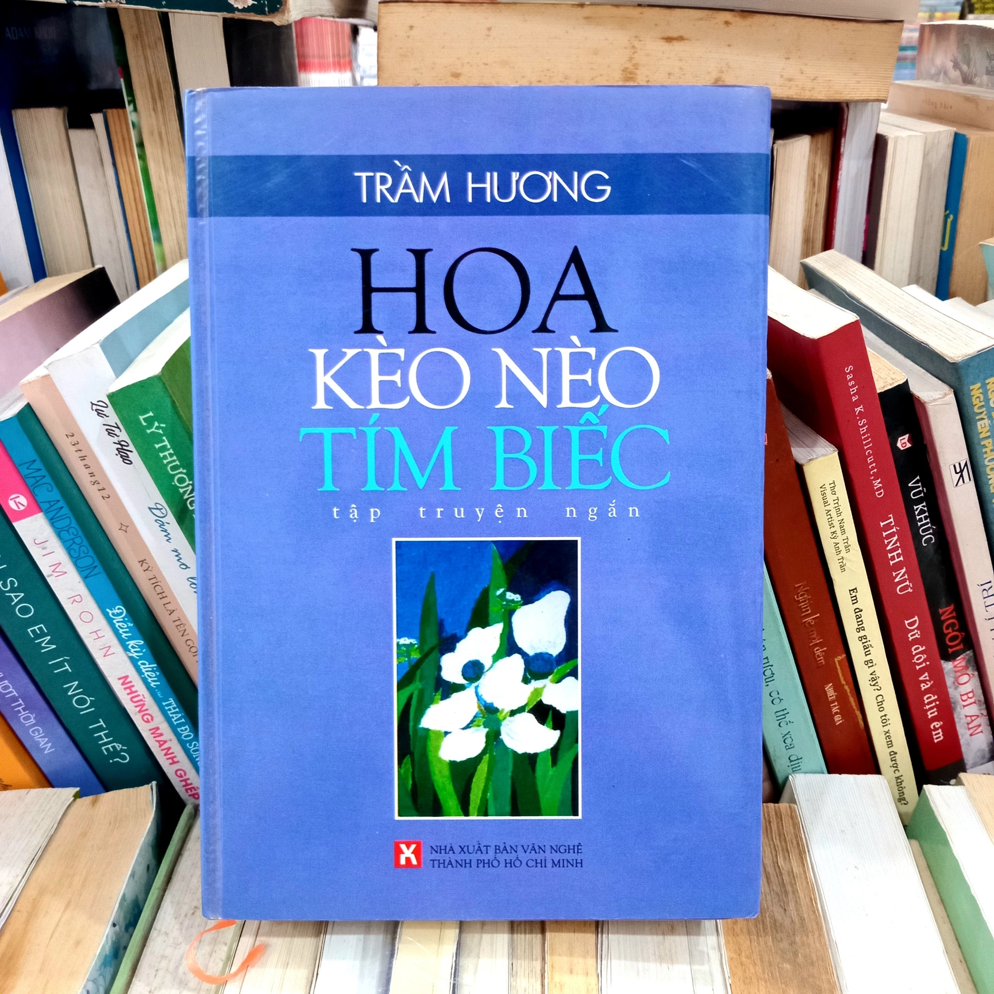 Hoa kèo nèo tím biếc 