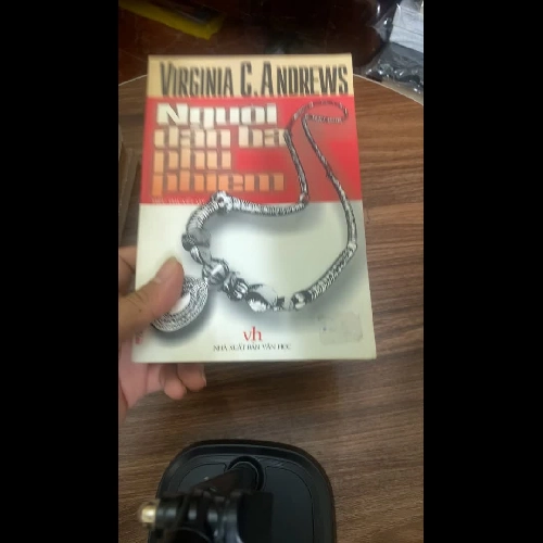 NGƯỜI ĐÀN BÀ PHÙ PHIẾM : Virginia C.Andrews#HATRA 319274