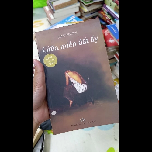 Giữa Miền Đất Ấy  .