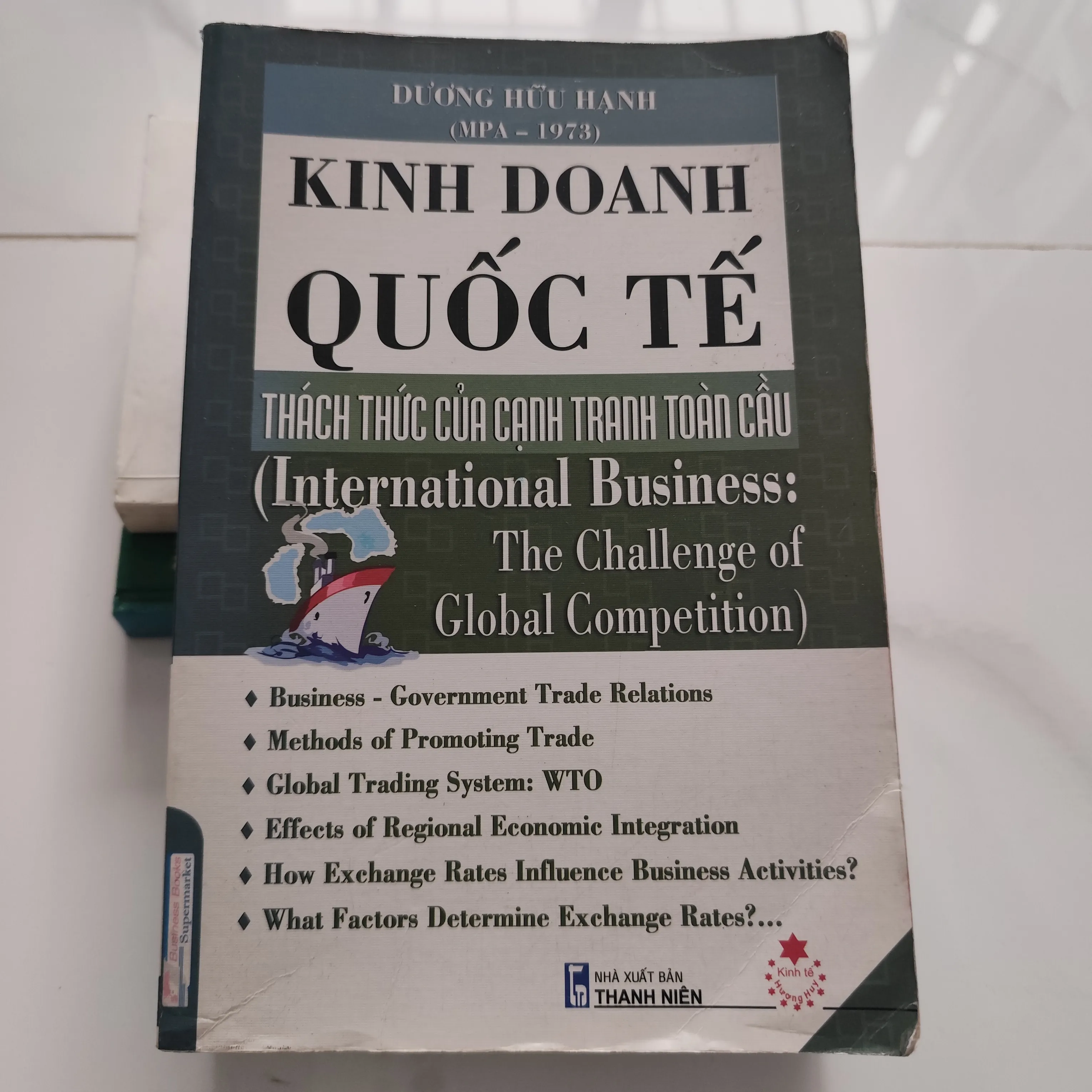 Kinh doanh quốc tế by  - Sách Book Cover - Ngọc Hiển Books