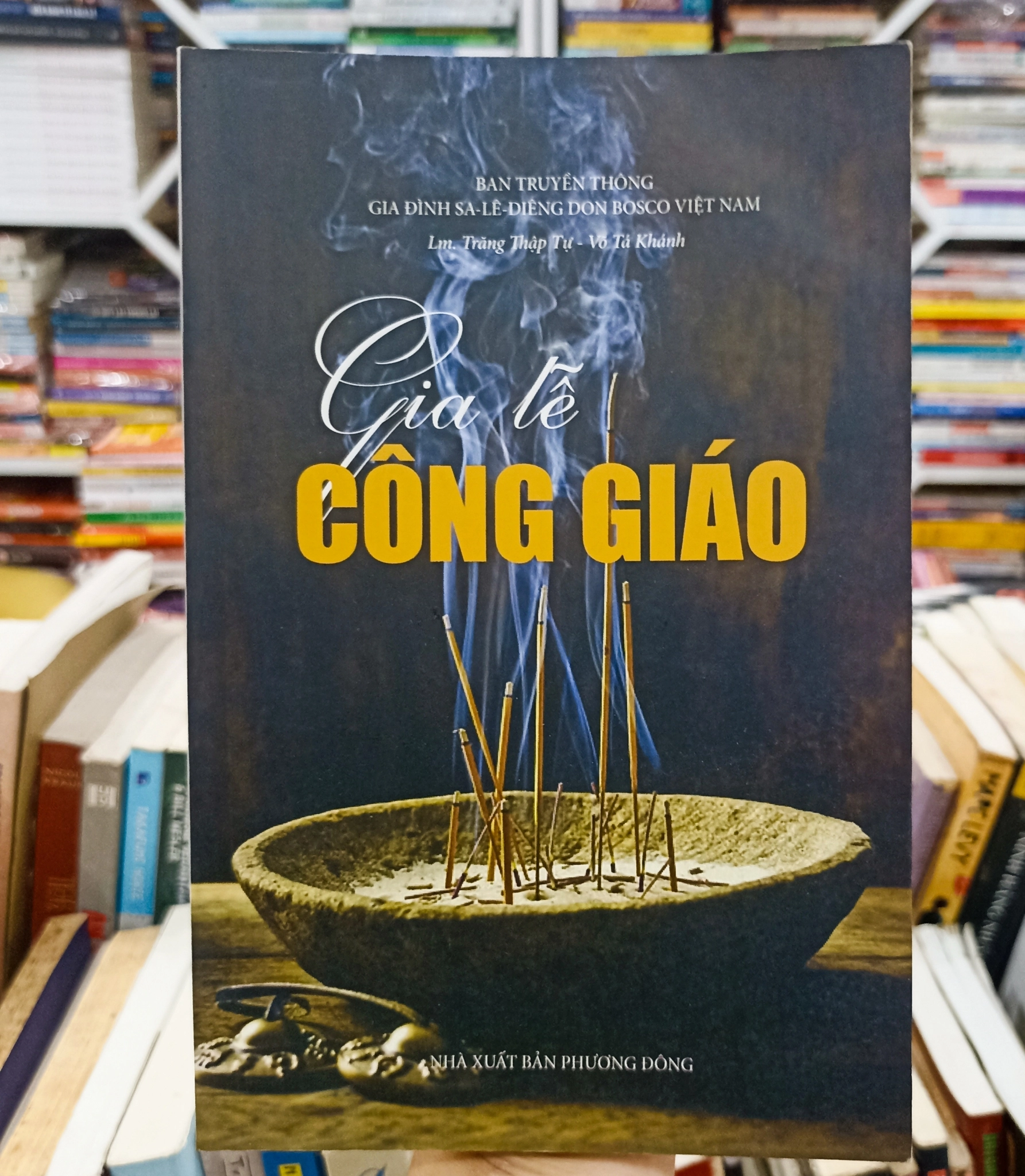 Gia lễ công giáo 🌻 by Lm. Gioan Phêrô Võ Tá Khánh - Sách Book Cover - Ngọc Hiển Books
