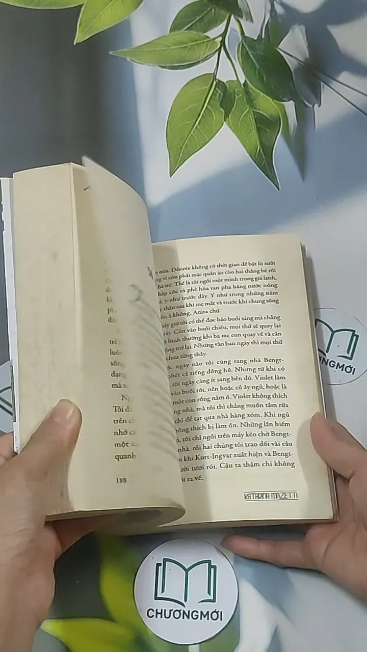 Cô nàng mộ bên - Katarina Mazetti 688632