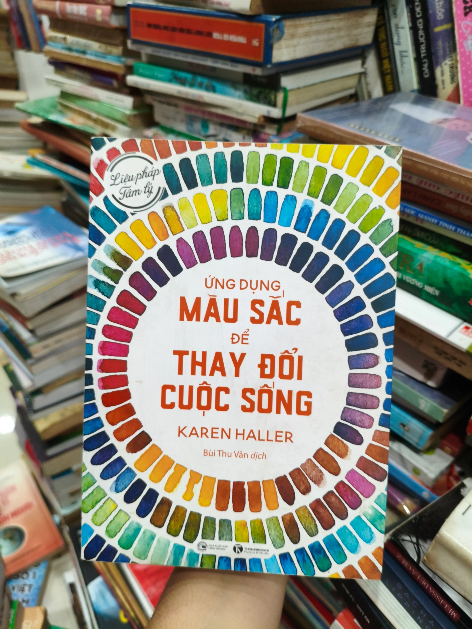 Ứng dụng màu sắc để thay đổi cuộc sống 🌱 by  - Sách Book Cover - Ngọc Hiển Books