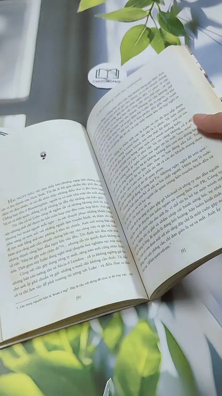 Tín Đồ Shopping Oanh Tạc Manhattan - Sophie Kinsella 744776