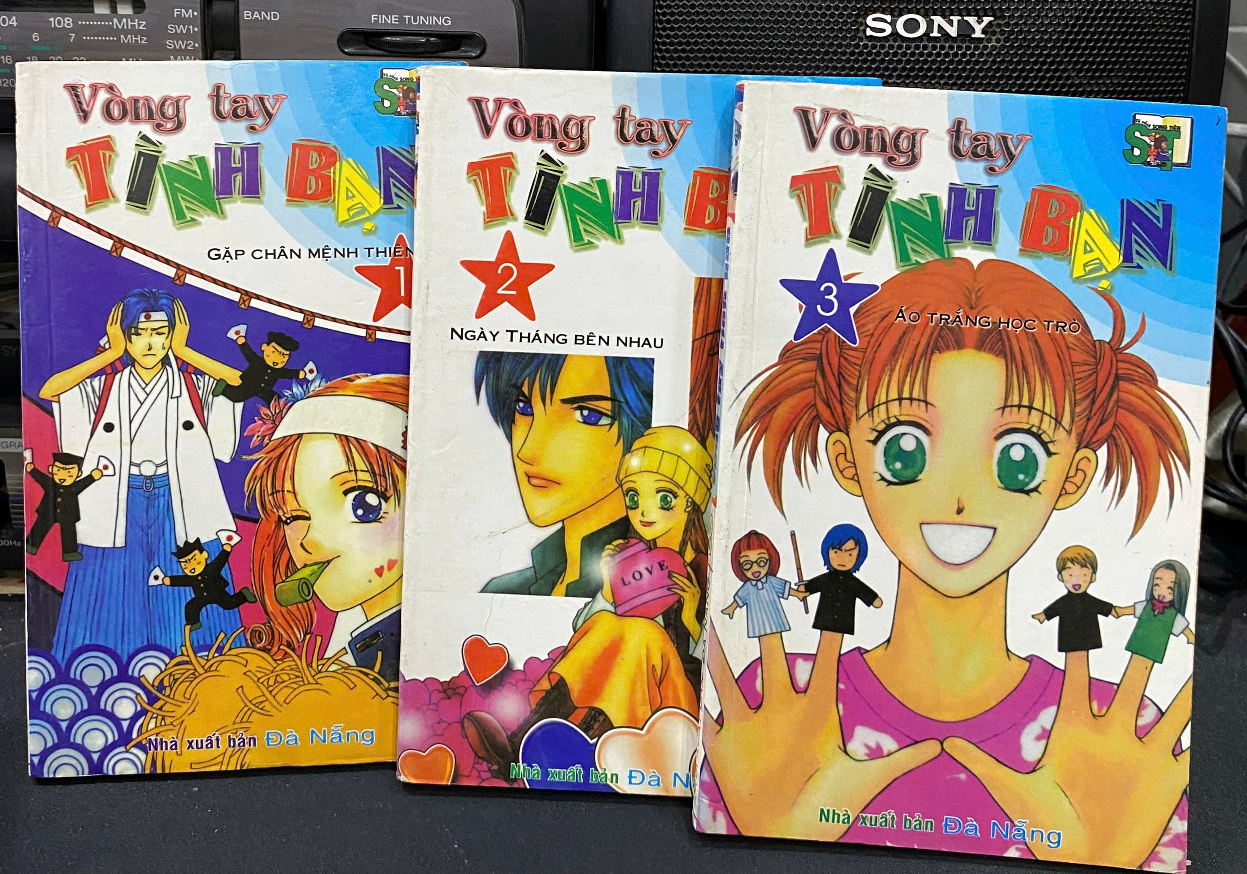 Vòng Tay Tình Bạn by  - Sách Book Cover - Ngọc Hiển Books