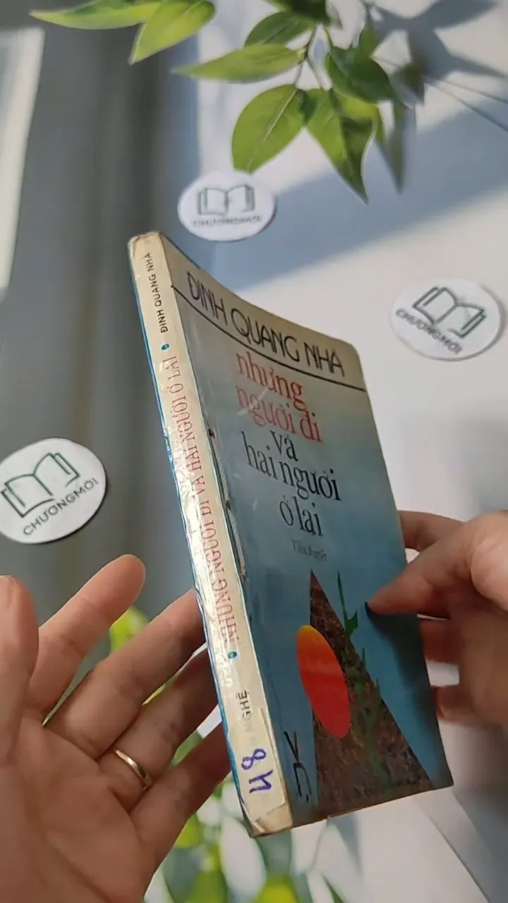 Những Người Đi Và Hai Người Ở Lại - Đinh Quang Nhã 713809