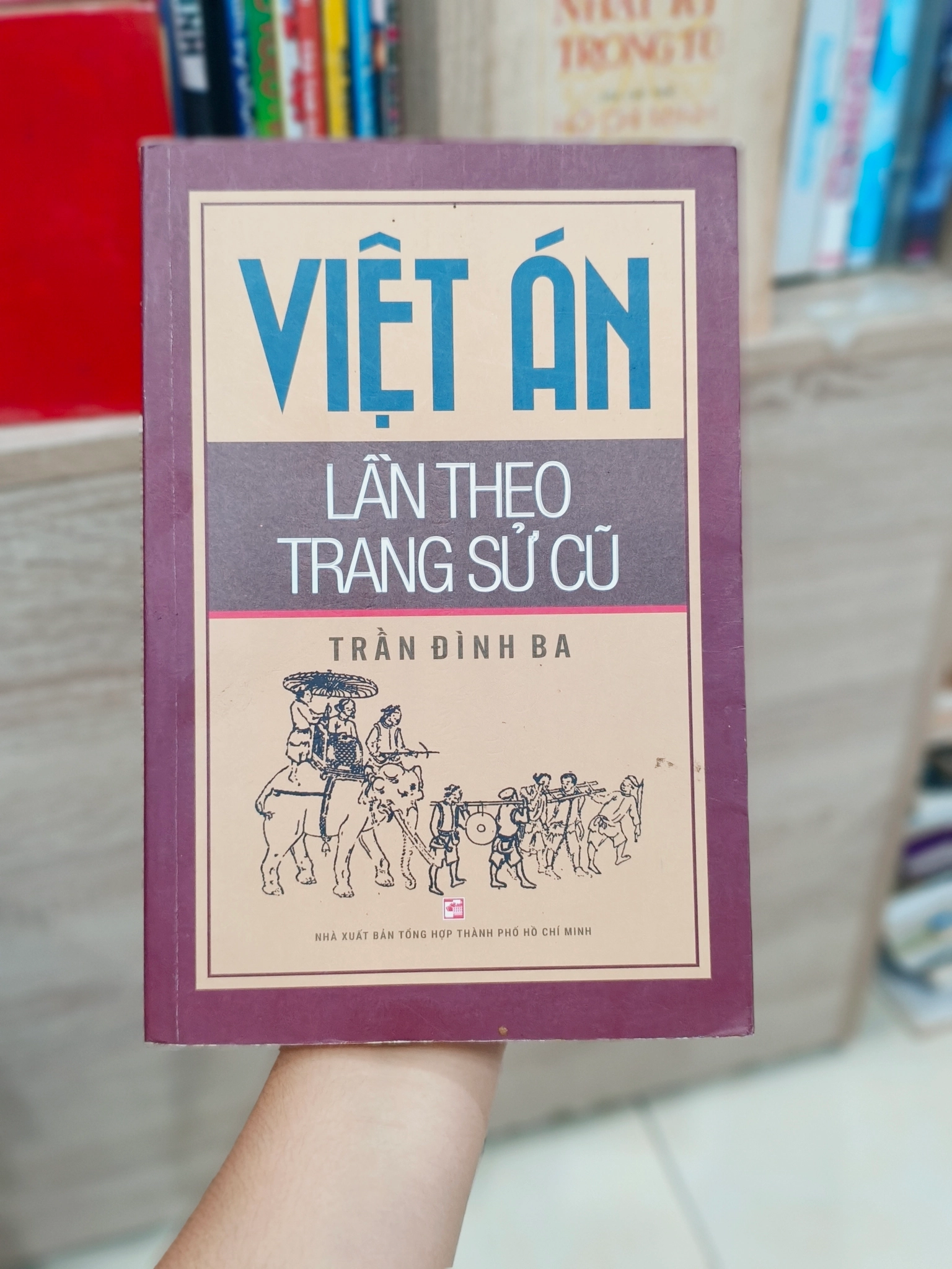 Viết án lần theo trang sử cũ by  - Sách Book Cover - Ngọc Hiển Books