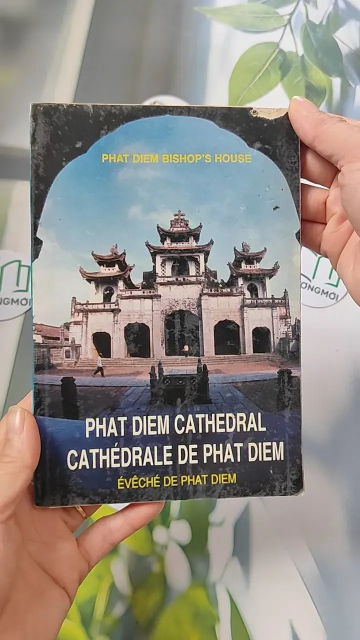 [MIỄN PHÍ BỌC SÁCH] [XƯA] Song ngữ Évêché de Phat Diem (Phat Diem Bishop's House) (1995) 754429