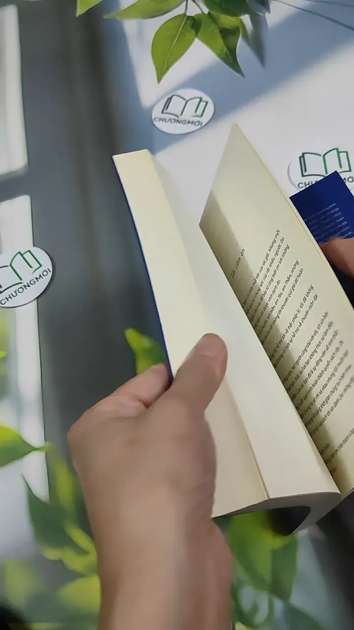 Tuổi Trẻ Đáng Giá Bao Nhiêu? - Rosie Nguyễn 787114