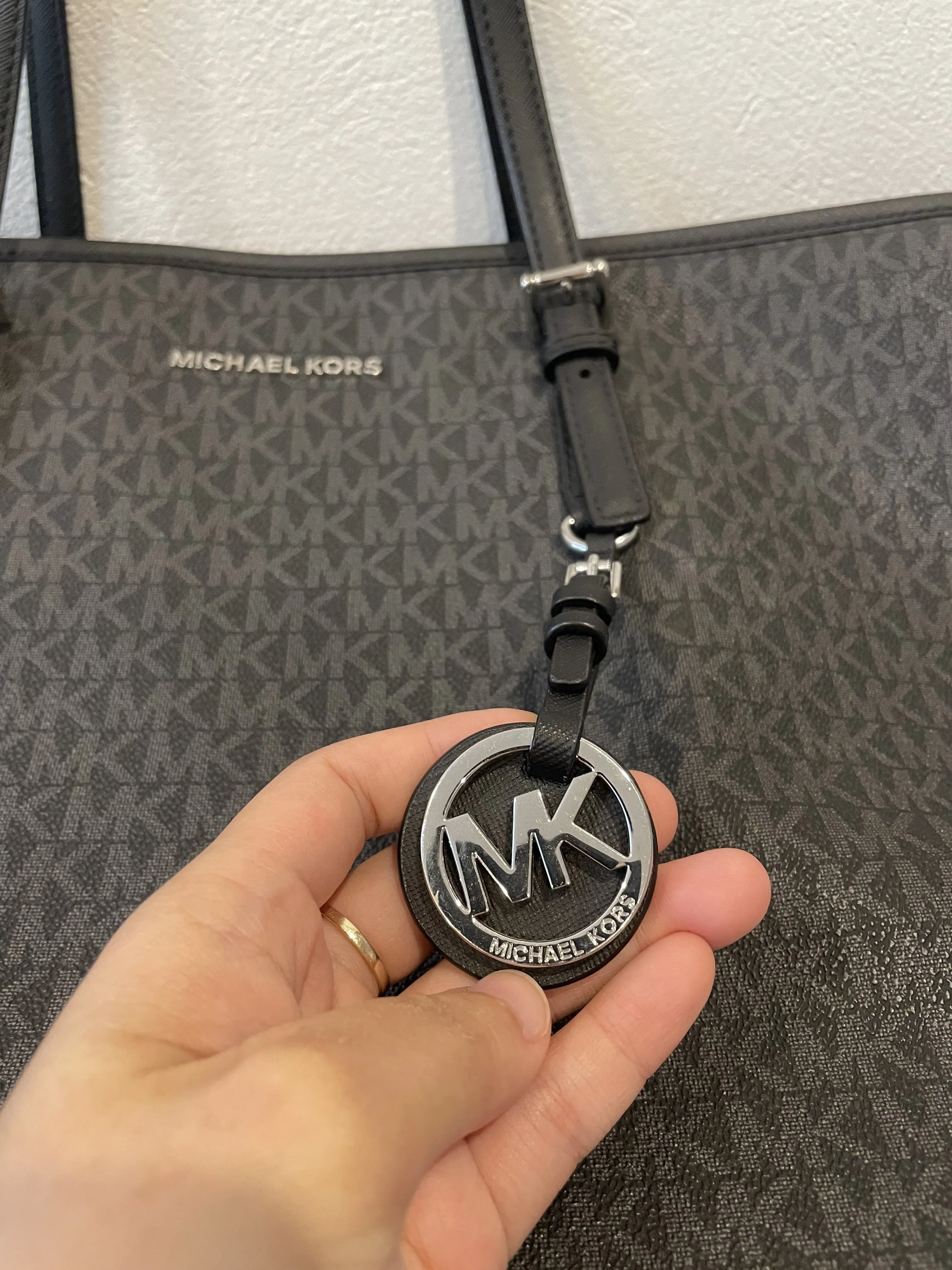 Thanh lý túi Michael Kors xách tay châu Âu 998475