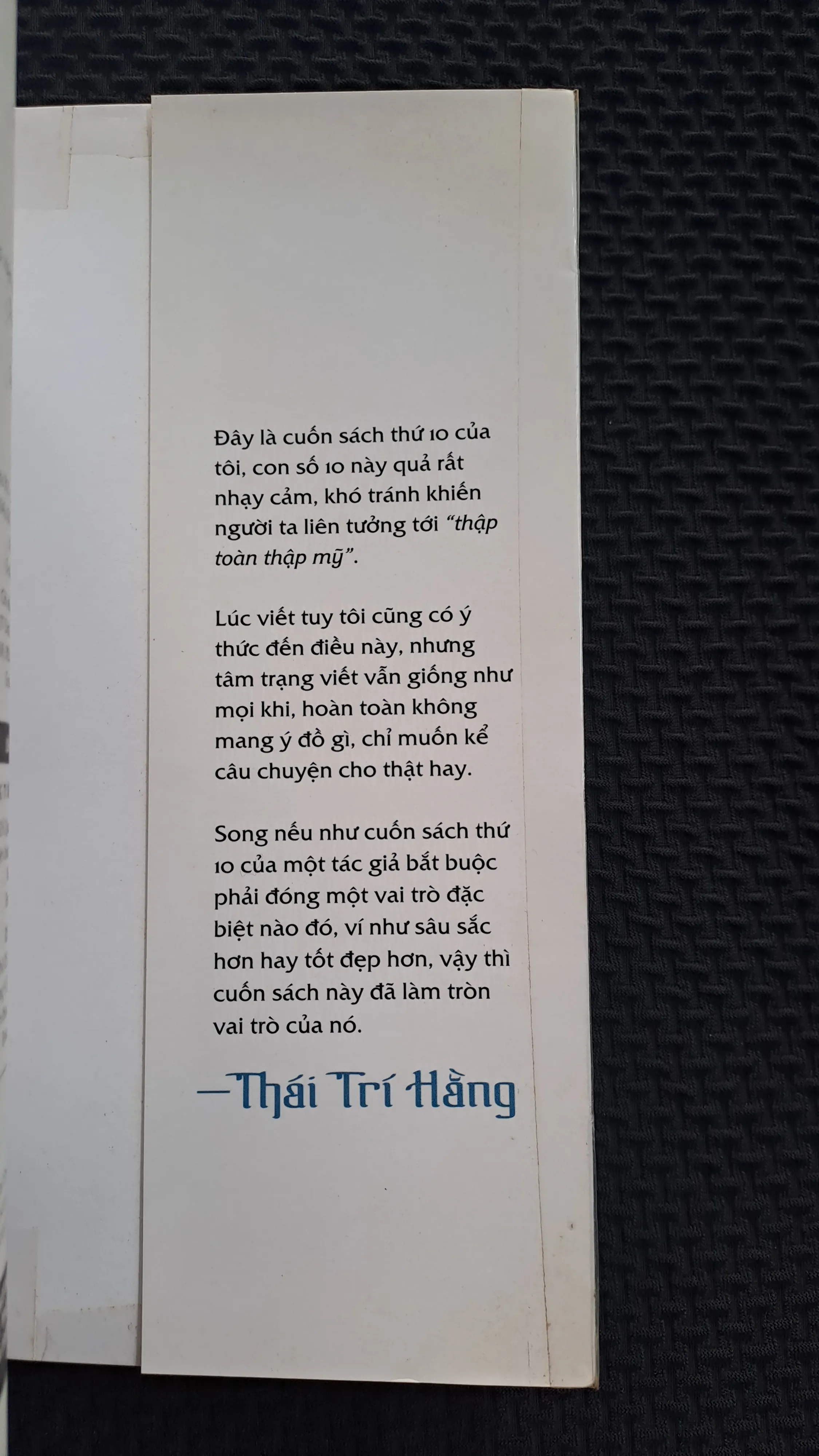 Cá voi và hồ nước - Thái Trí Hằng 973211