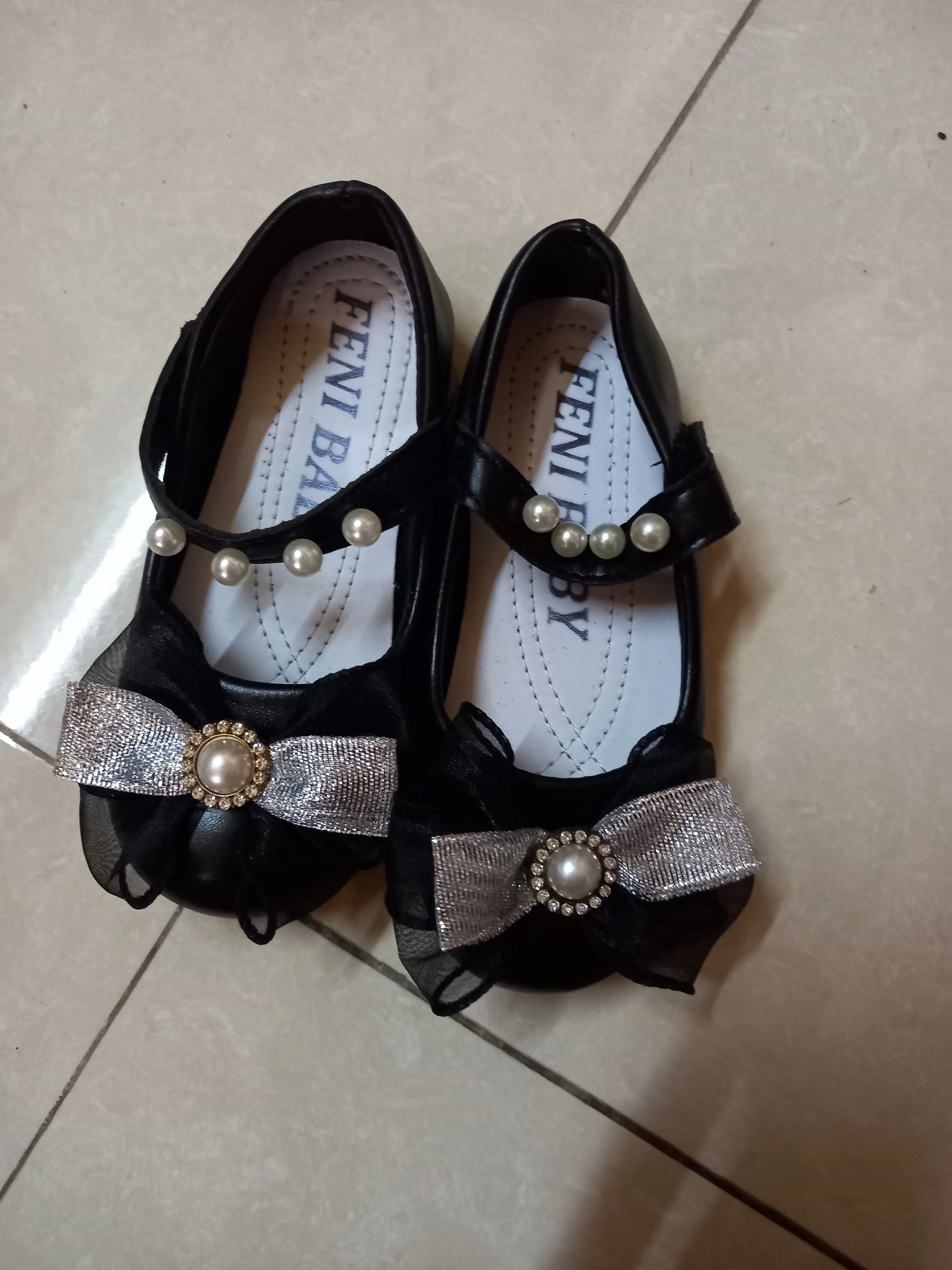 Giày công chúa đen size 24