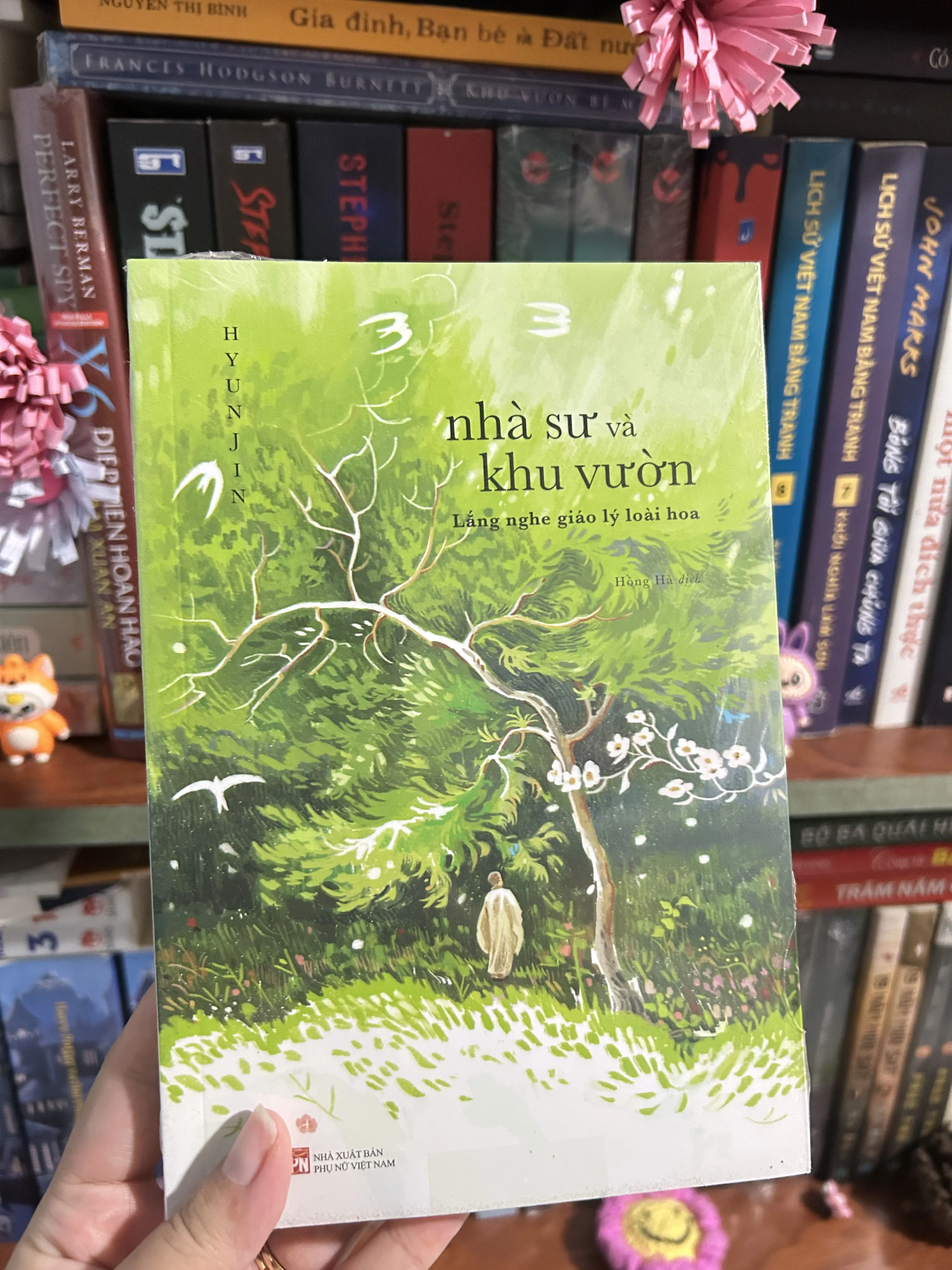 Nhà sư và khu vườn