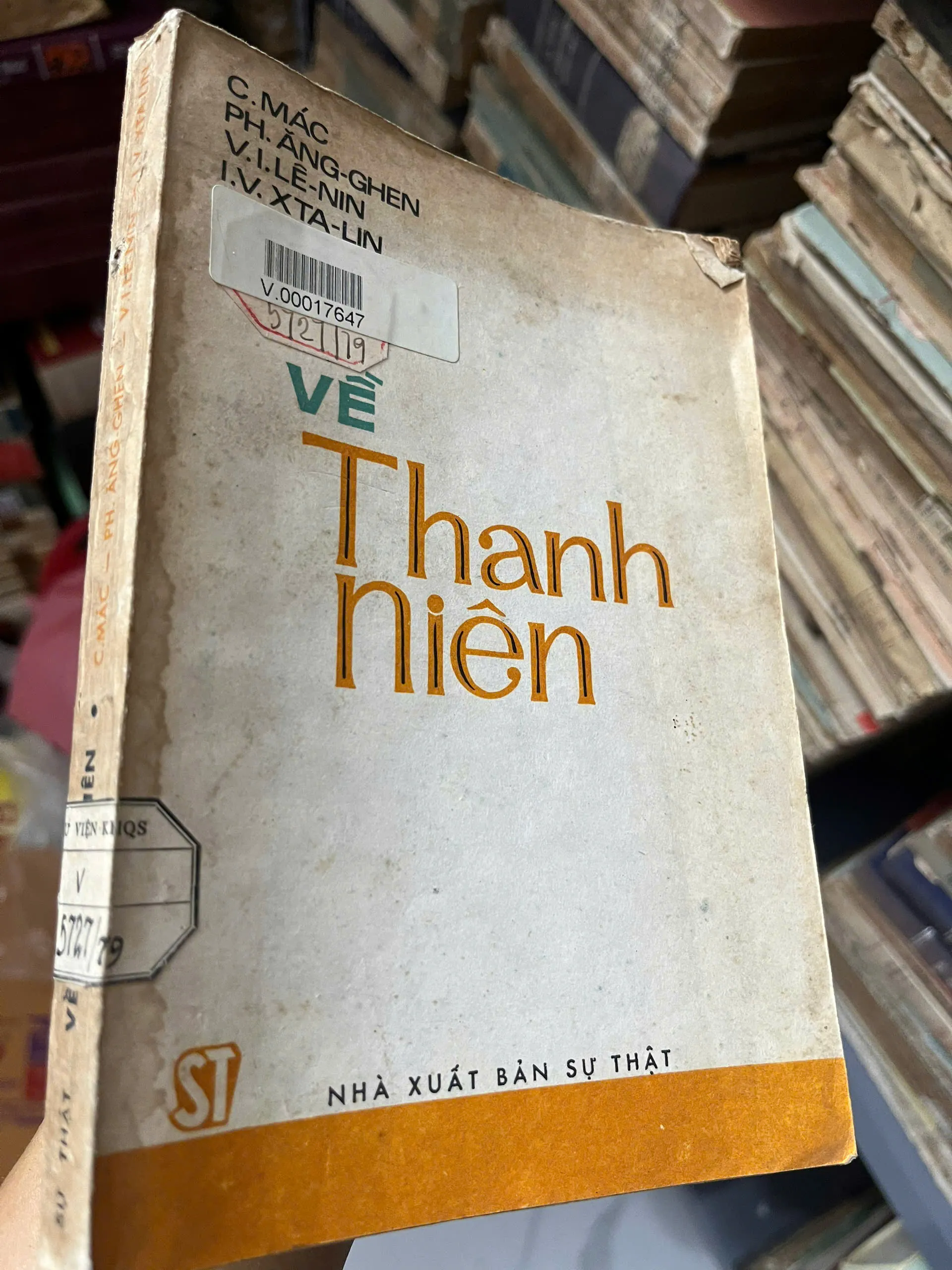 Về thanh niên - C. Mác, Ph. Ăng-ghen, V. I. Lê-nin, I. V. Xta-lin - Chính trị / Tư tưởng
