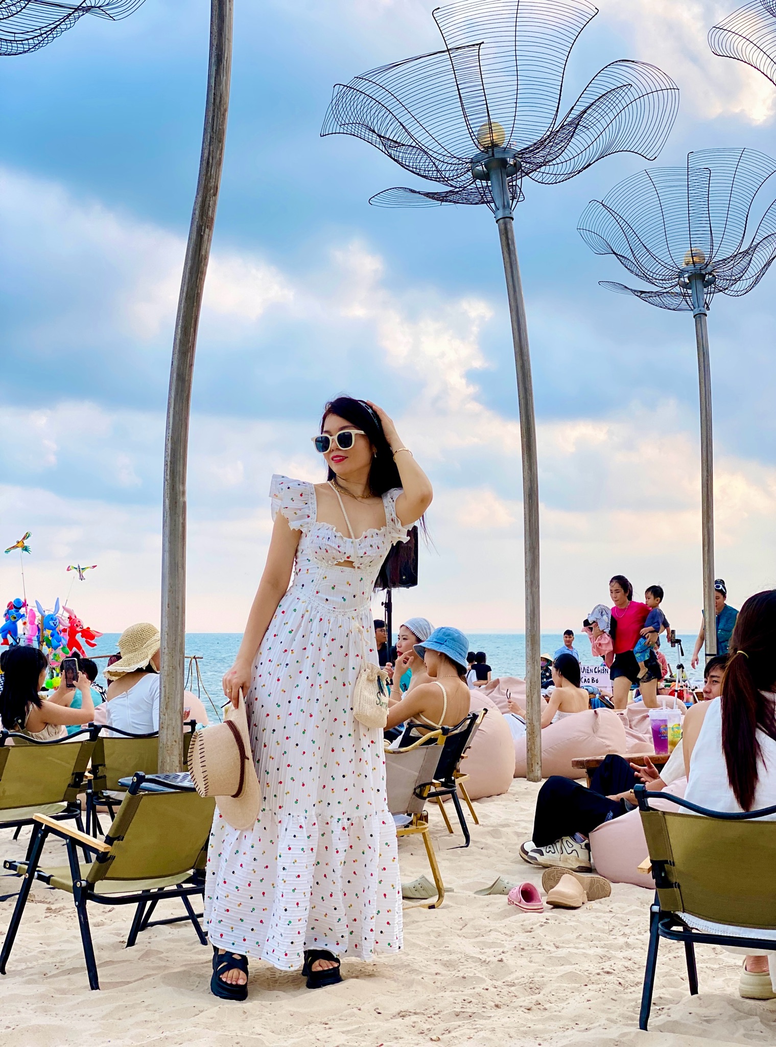 đầm, set chân váy + áo, áo croptop + quần jean 181209