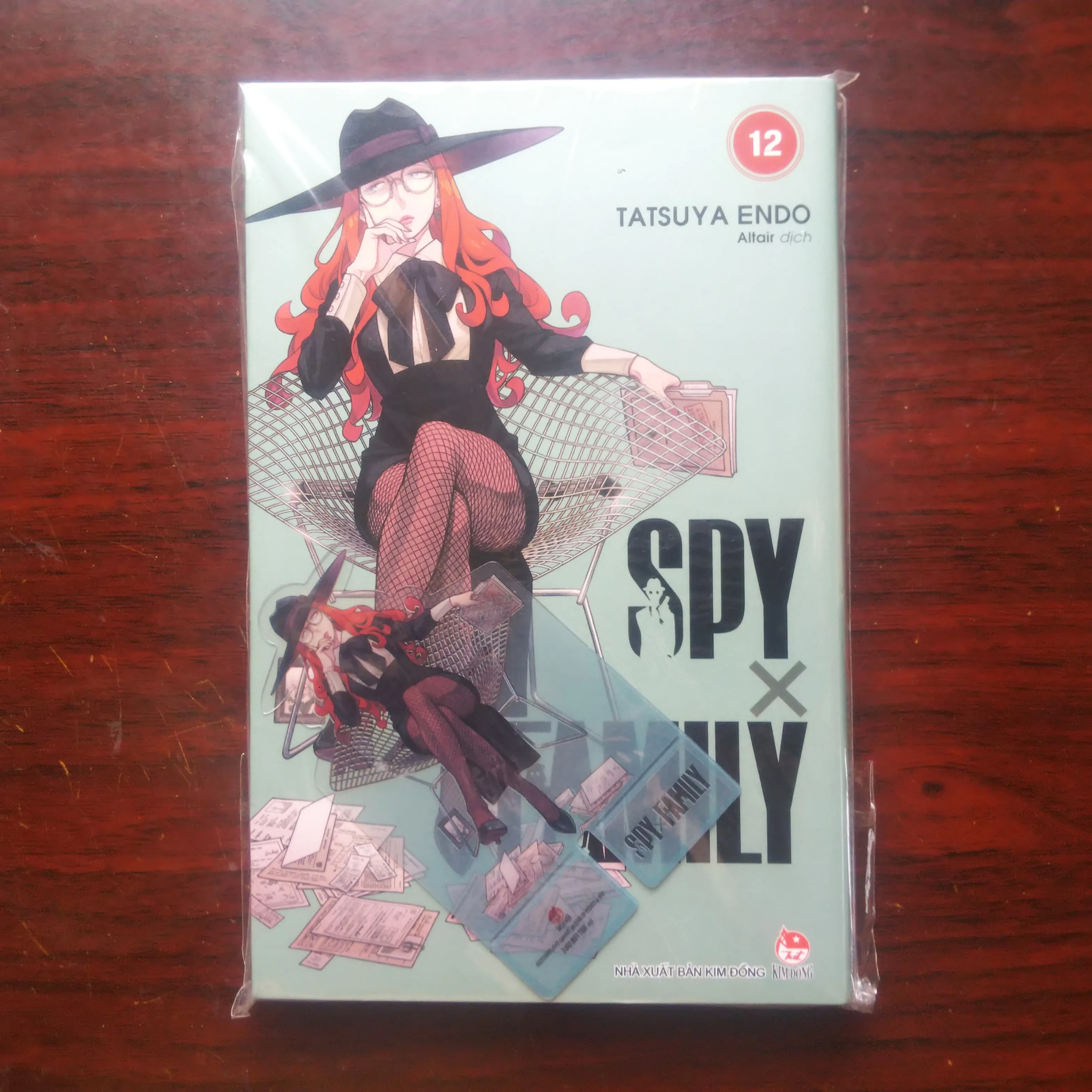 Spy X Family (Tatsuya Endo) Tập 12 - Bản In Đầu Tặng Kèm Standee PVC