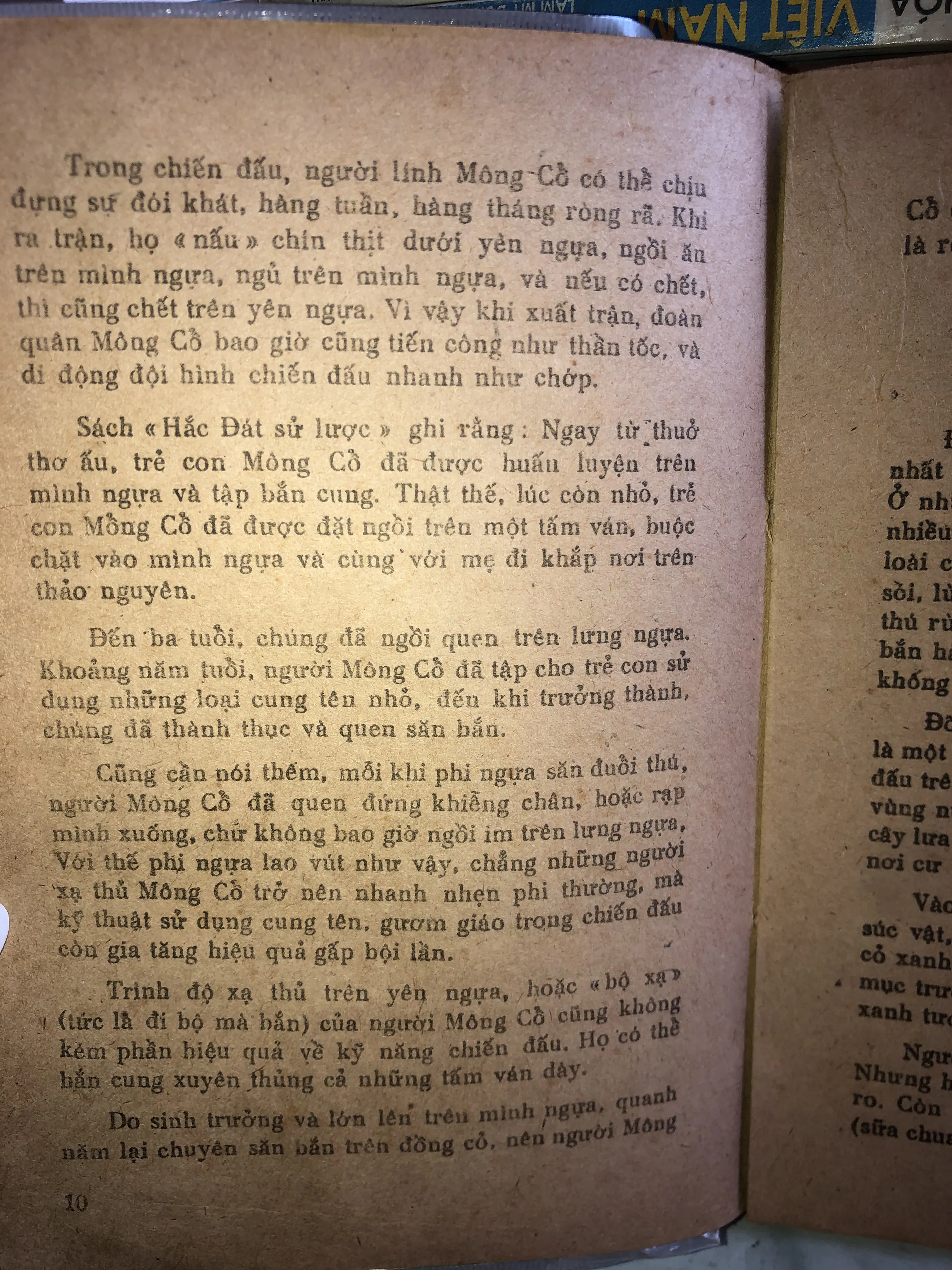 Thành Cát Tư Hãn - vó ngựa trường chinh  1001238