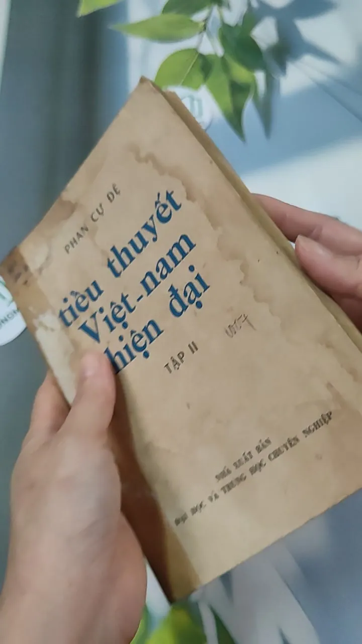 [MIỄN PHÍ BỌC SÁCH] [XƯA] Tiểu Thuyết Việt Nam Hiện Đại 2 (1978) - Phan Cự Đệ 776017