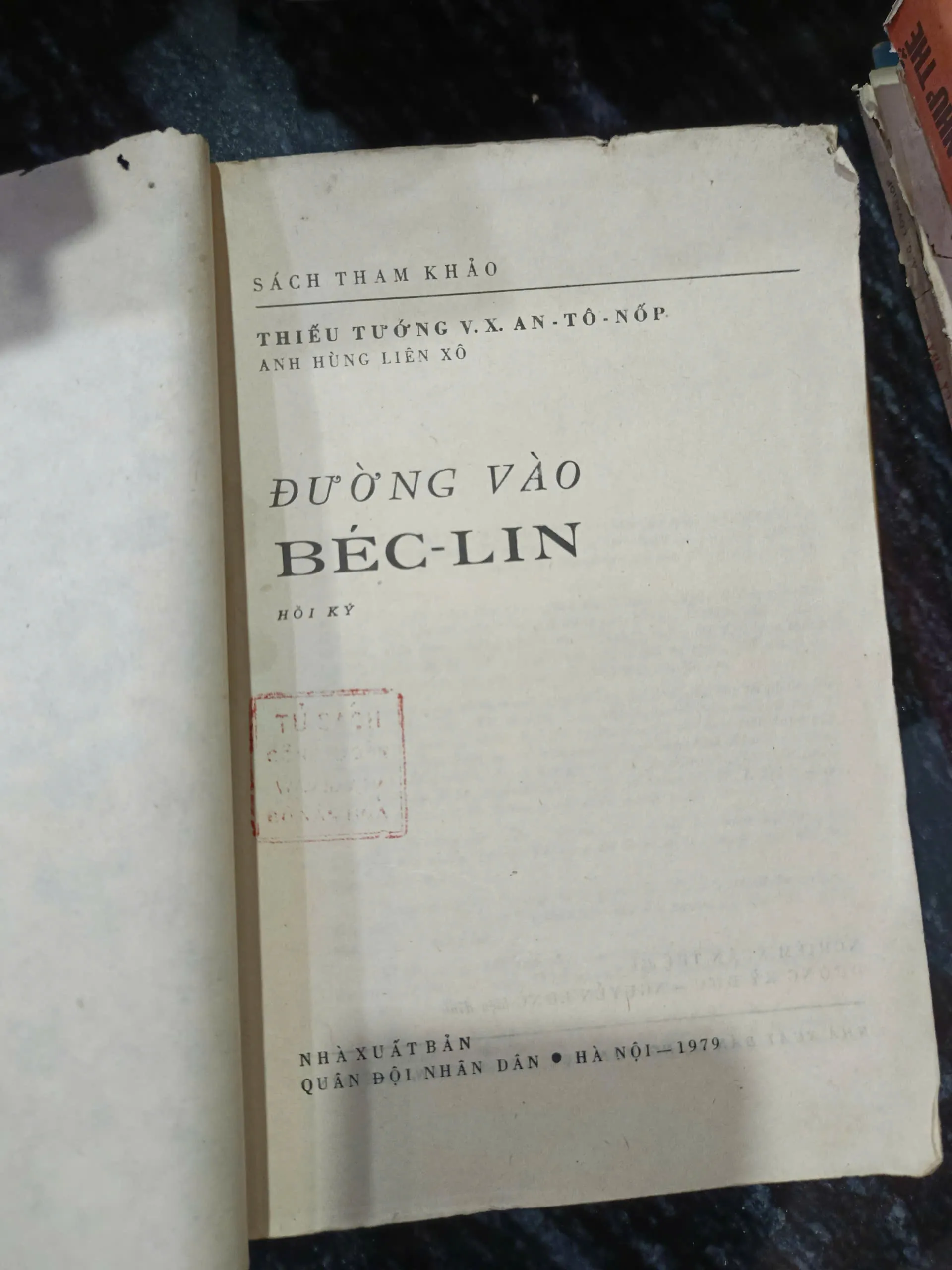 Đường vào Berlin - Hồi ký thiếu tướng Antonov