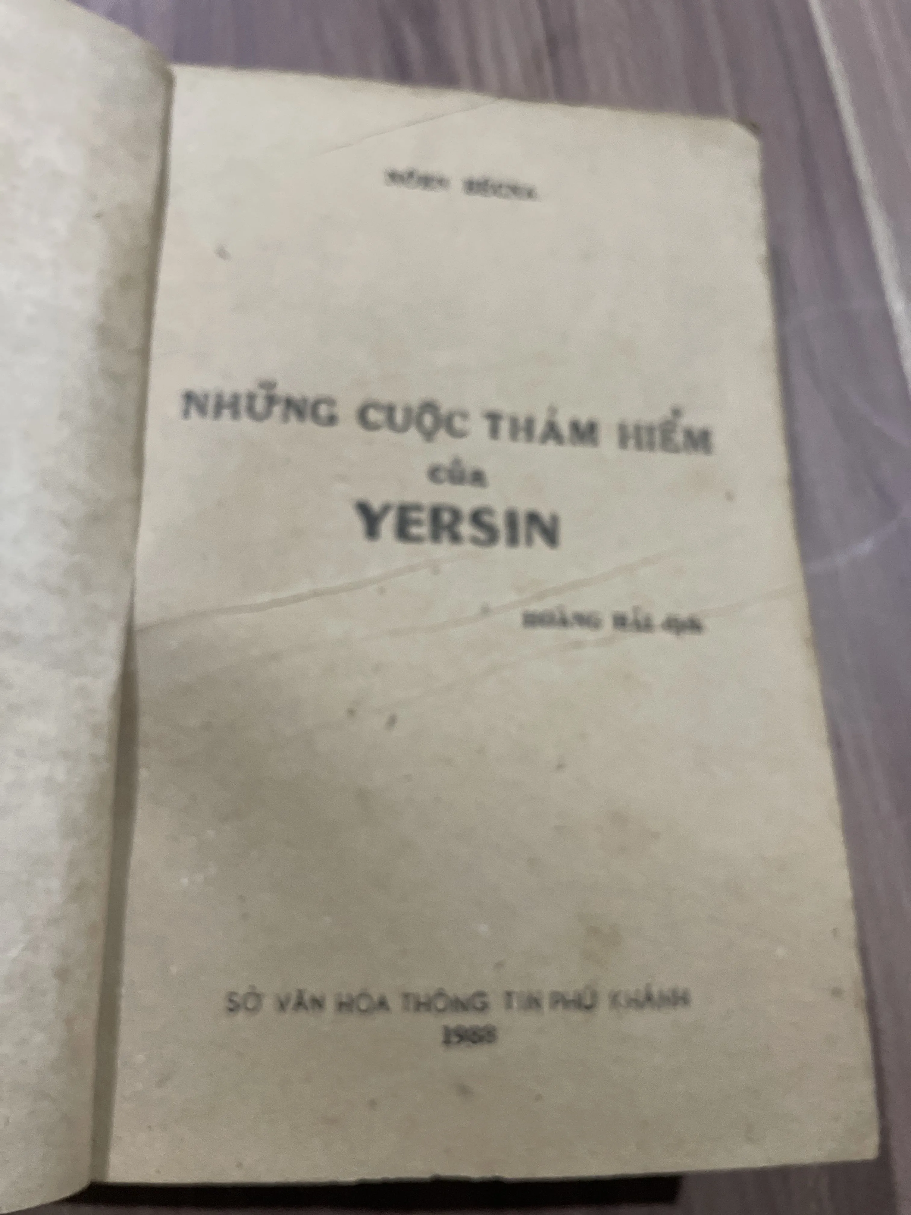 Những cuộc thám hiểu của Yersin, sách bị mọt- không ảnh hưởng nội dung 696829