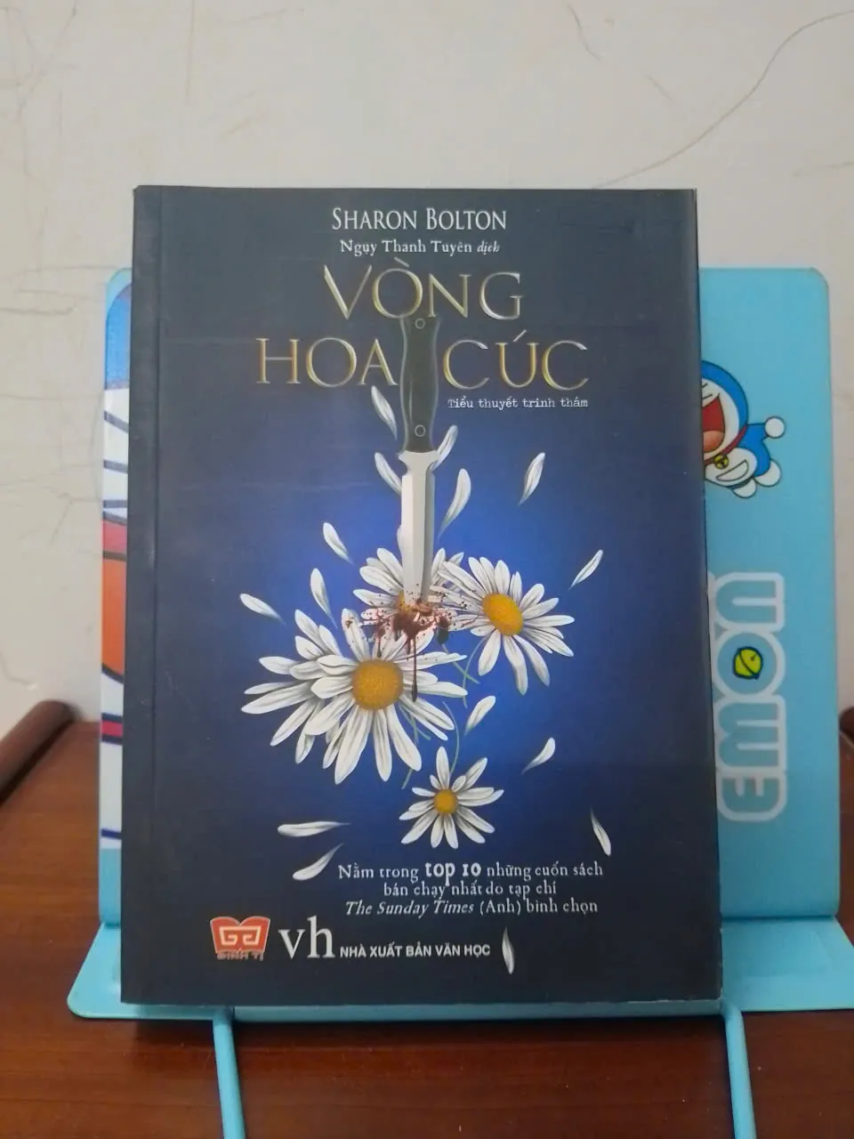 Sách - Vòng Hoa Cúc - TG: Sharon Bolton