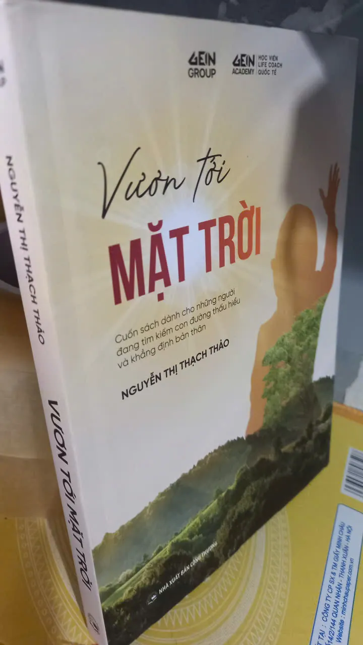 vươn tới mặt trời