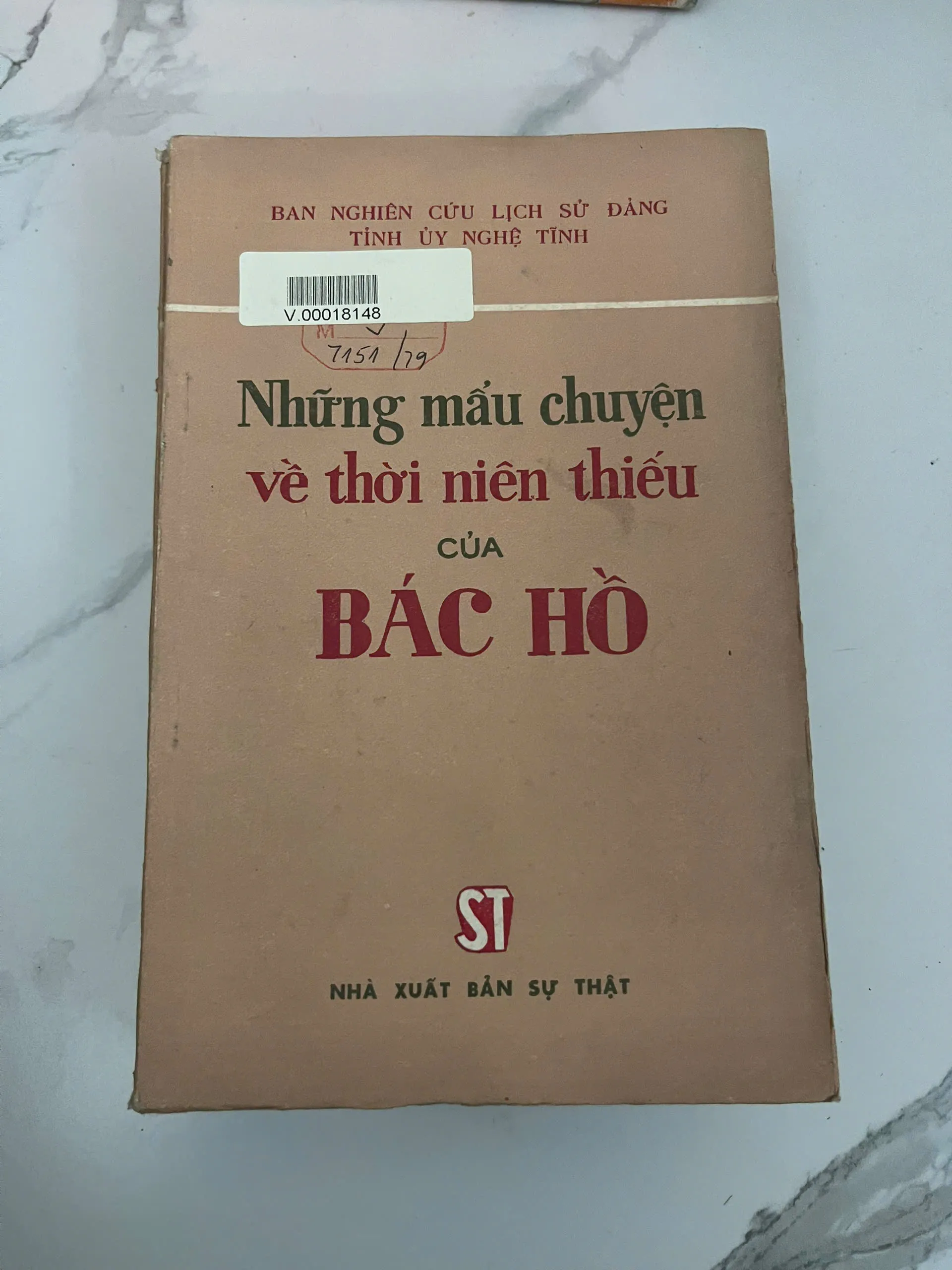 Những mẩu chuyện về thời niên thiếu của Bác Hồ