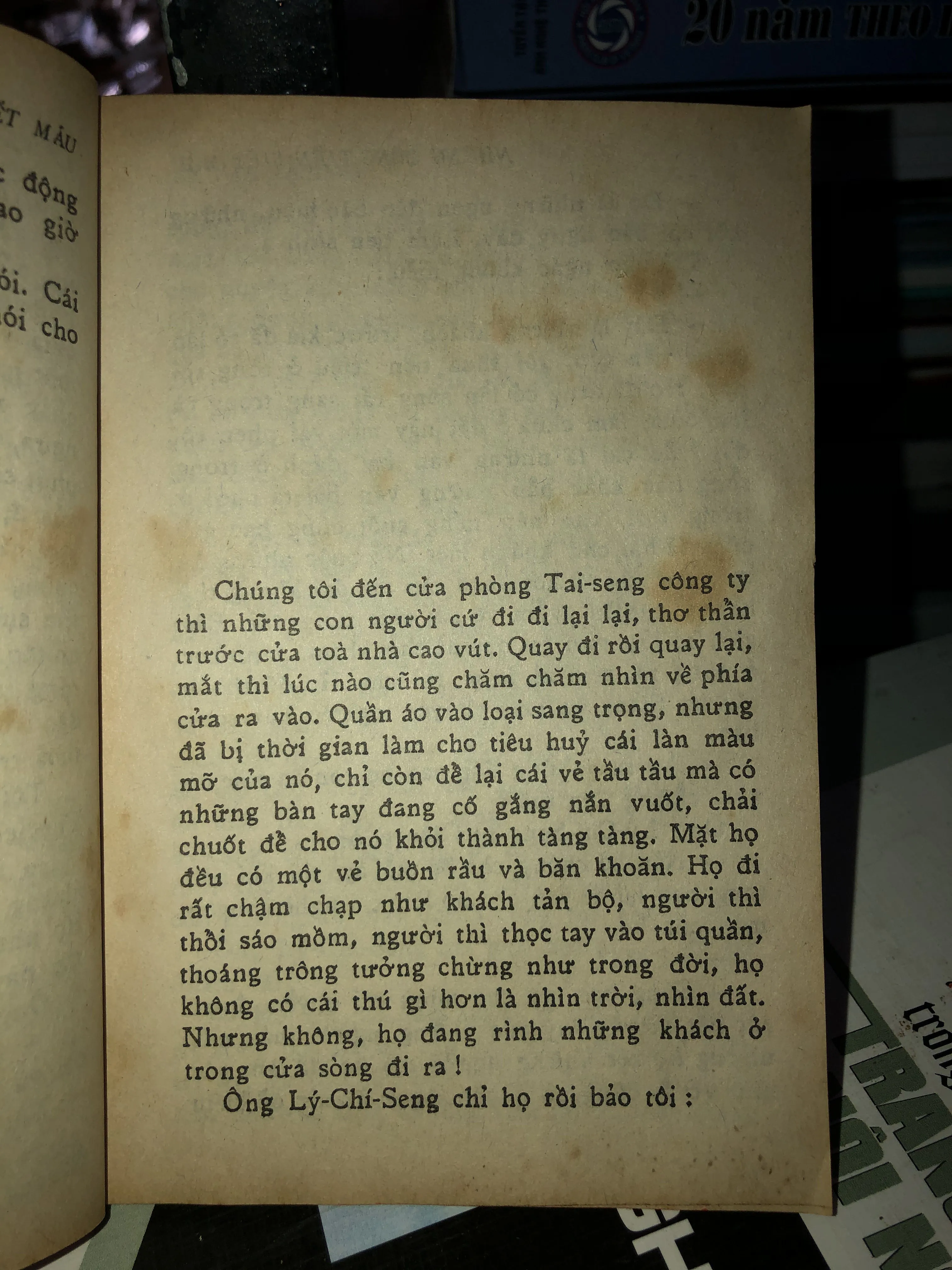 Những đồng tiền siết máu - Lê Văn Trương  1001344