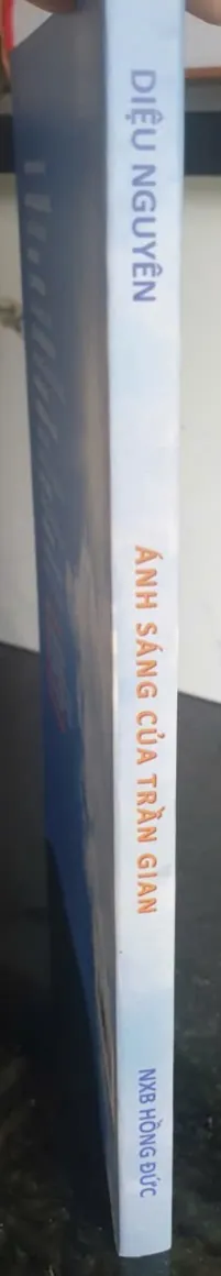 Sách Ánh sáng của Trần Gian - Diệu Nguyên 2018 680804