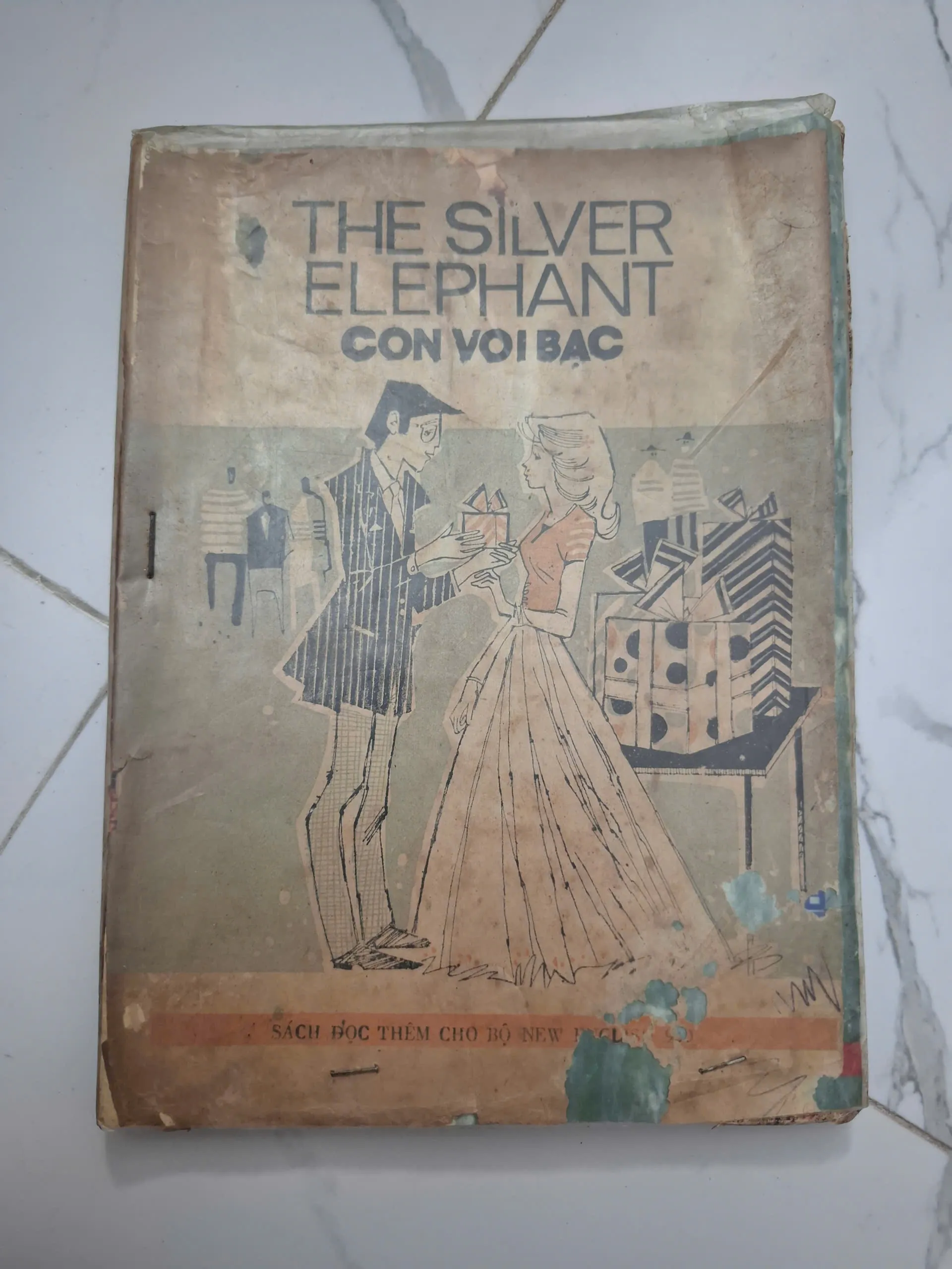 The Silver Elephant (Con voi bạc) - Nhiều tác giả - Sách học ngoại ngữ