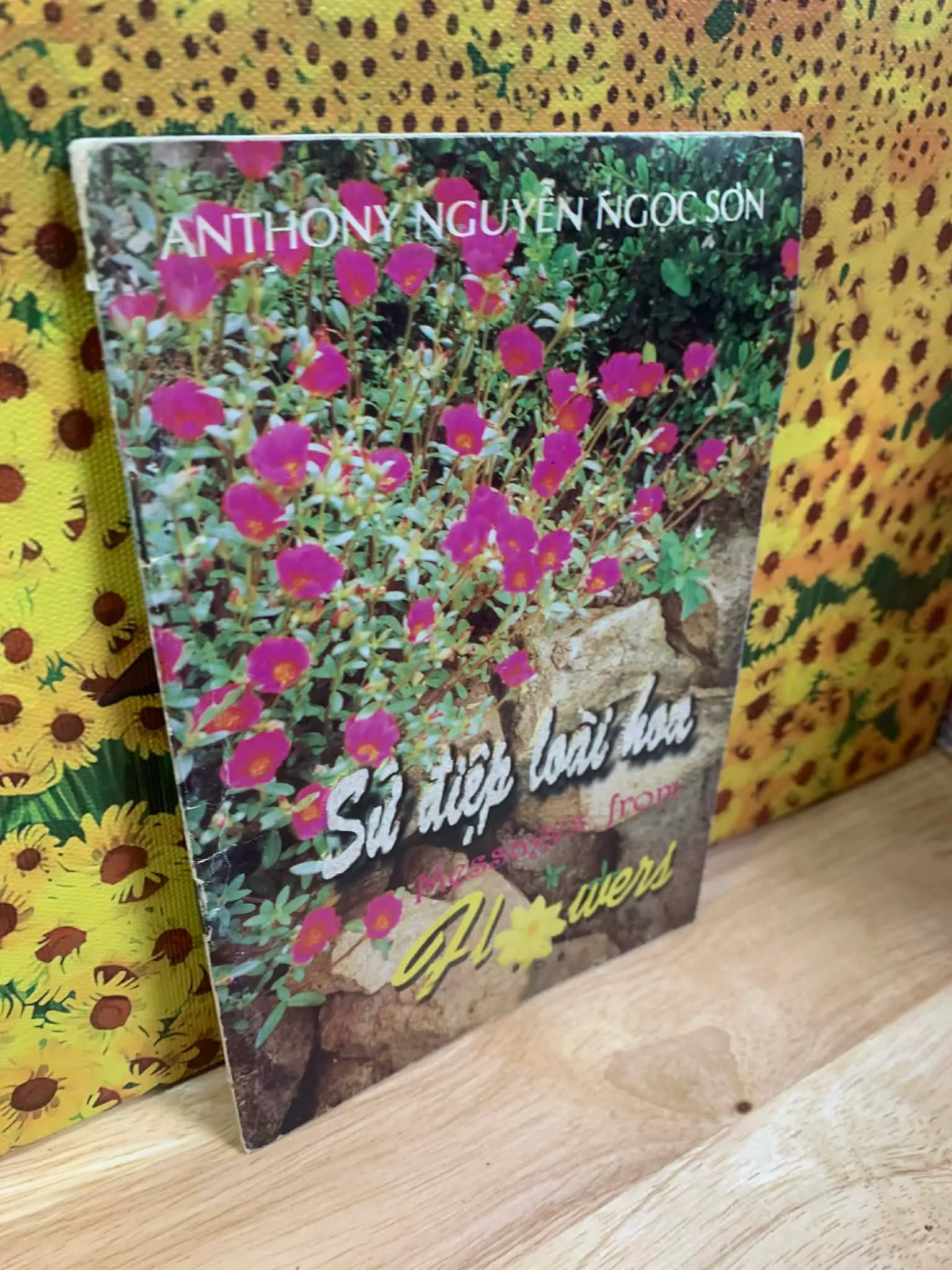 Sách tặng KÈM cho khách CÓ ĐƠN (mỗi đơn có thể chọn 1 cuốn) - Sứ điệp loài hoa