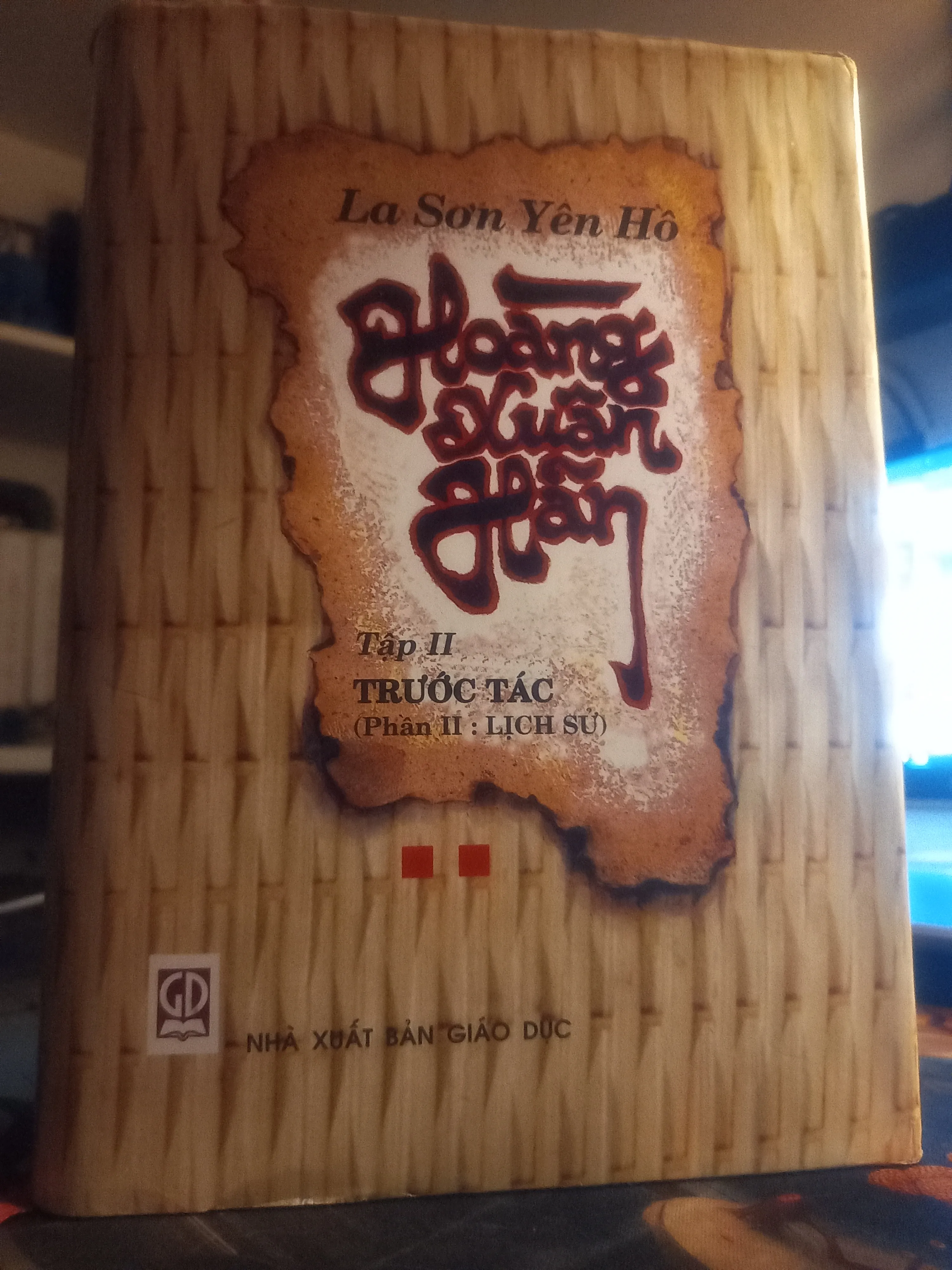 LA SƠN YÊN HỒ - HOÀNG XUÂN HÃN ( tập 2 bìa da, xb 1998)