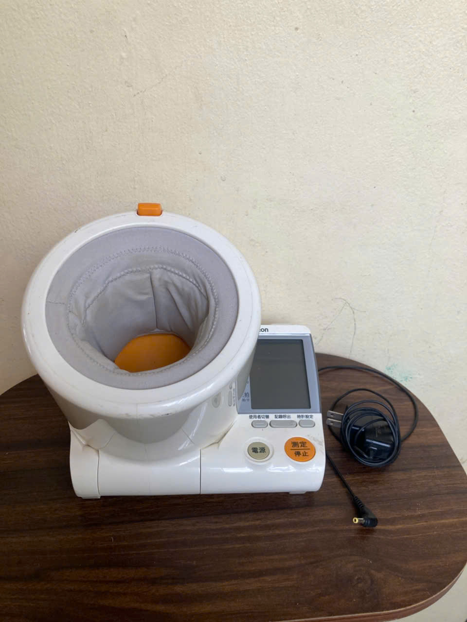 Máy đo huyết áp Omron hem 1000, hem -1010 521108