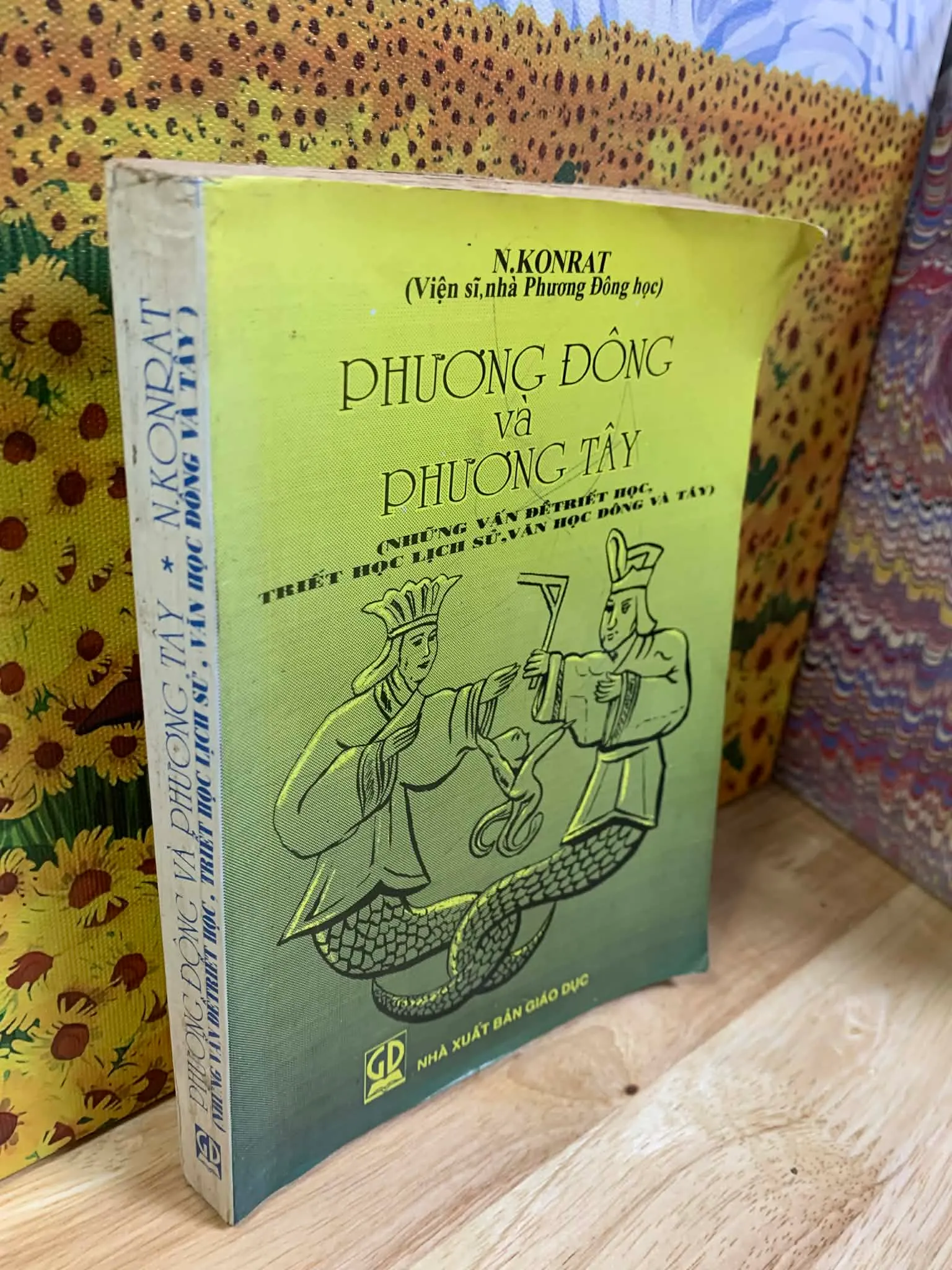 Phương Đông Và Phương Tây - Konrat