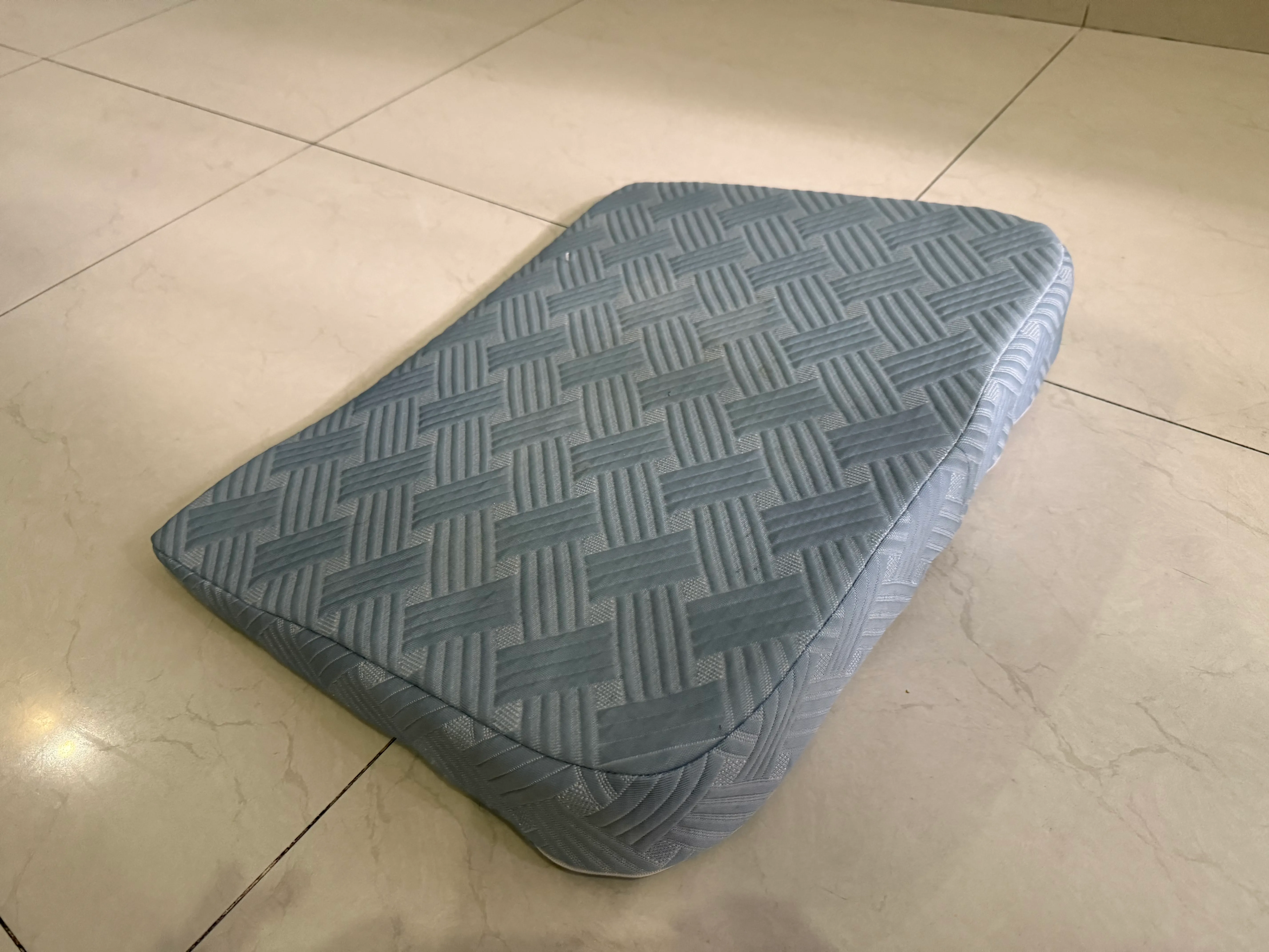 Gối chống trào ngược, gối cho bé uống sữa Ema