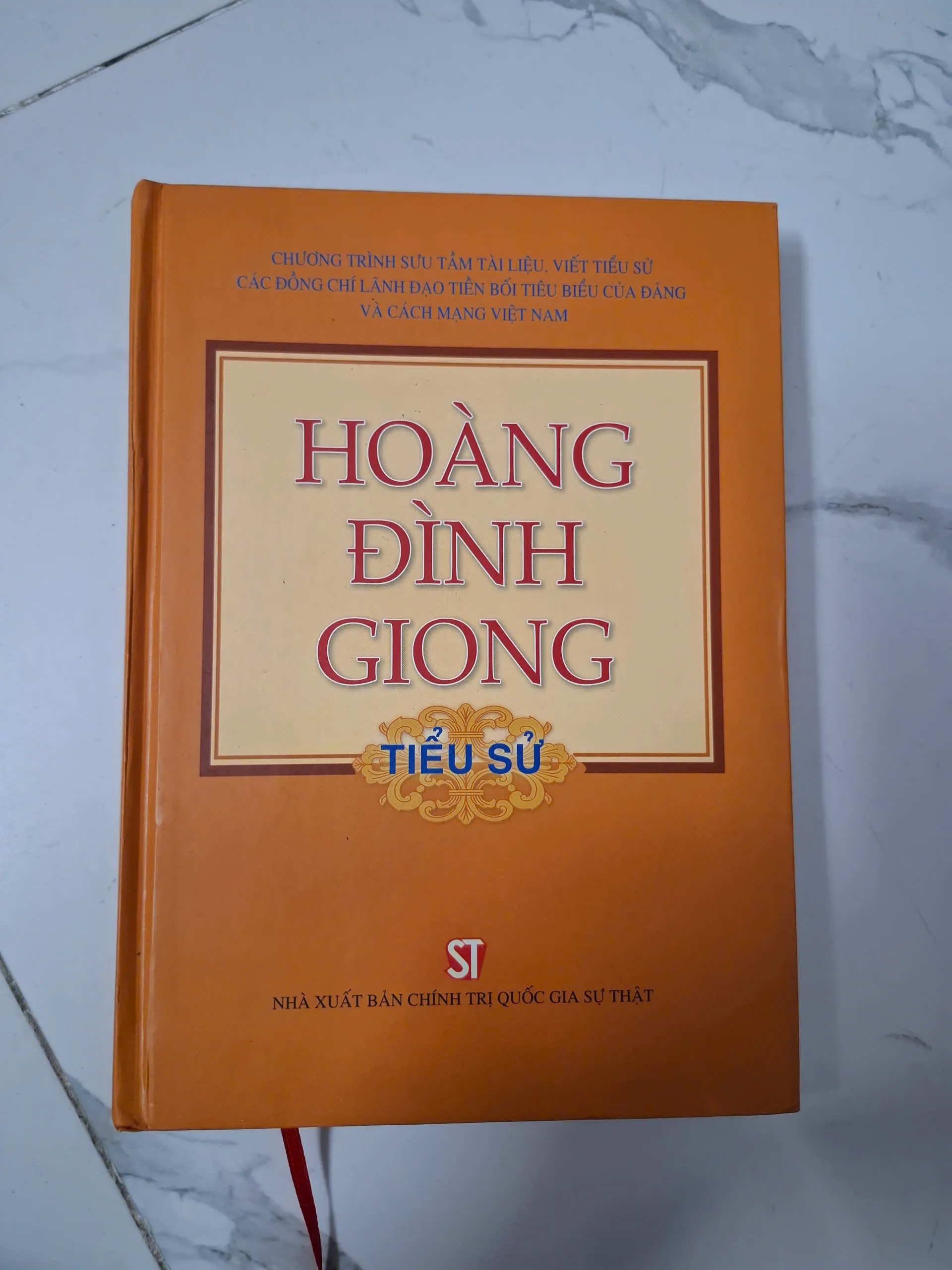 Hoàng Đình Giong (Tiểu sử) - Nhiều tác giả - Tiểu sử / Lịch sử