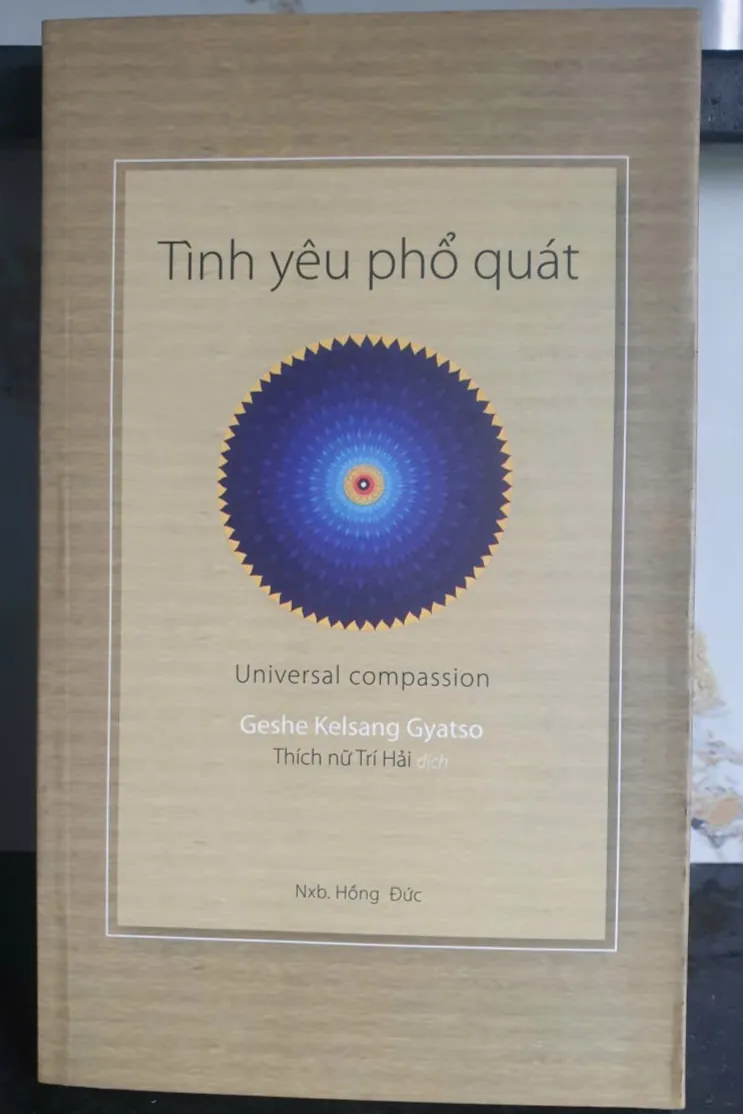 Sách Tình yêu phổ quát của Geshe Kelsang GyatsoĐ