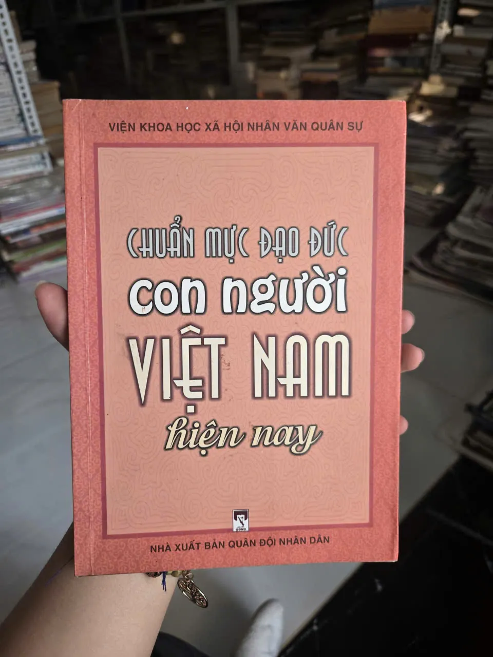 chuẩn mực đạo đức con người Việt Nam hiện nay