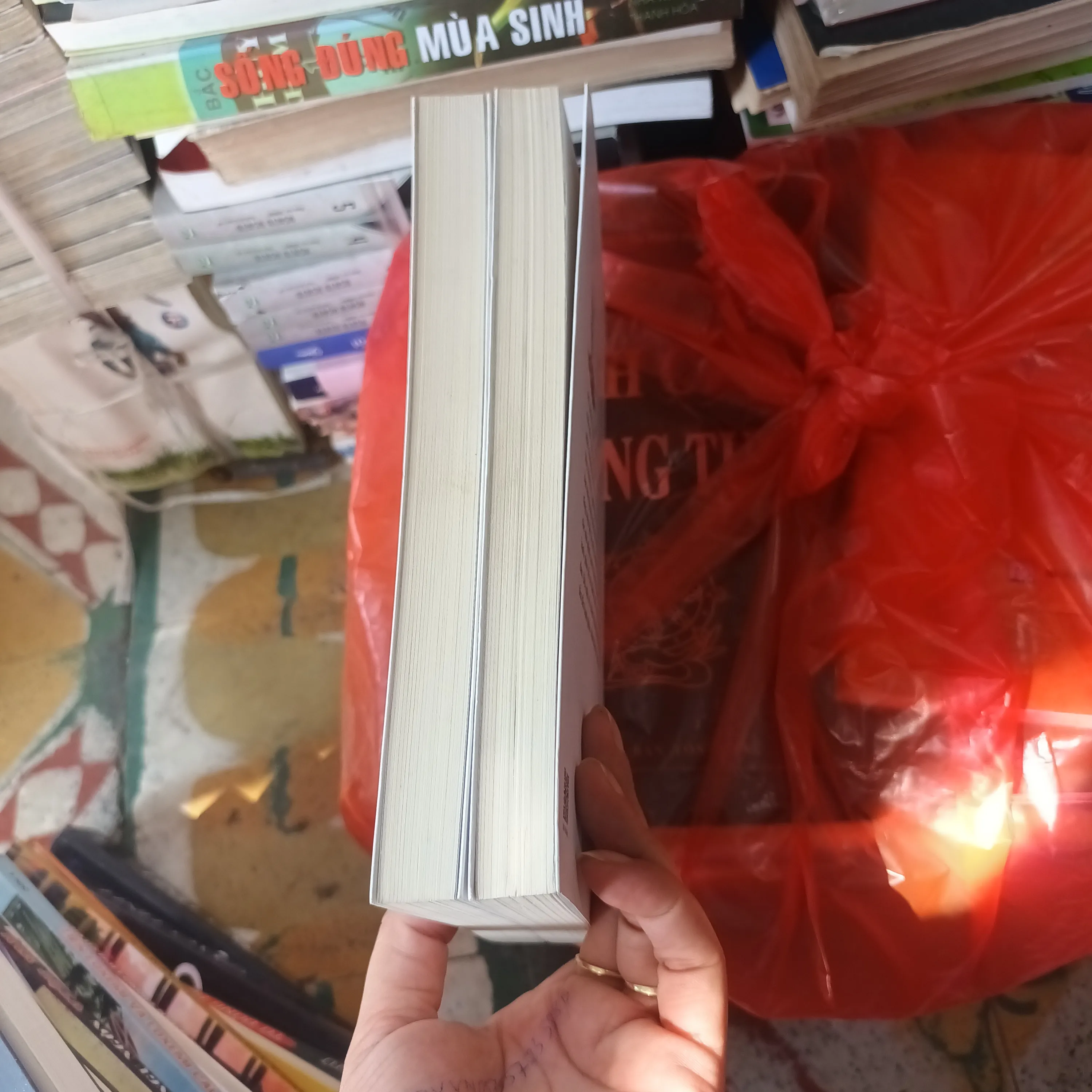 Combo 2c Tàn Khốc Mới Là Thanh Xuân Và Bão Giông Mới Là Cuộc Đời 694042