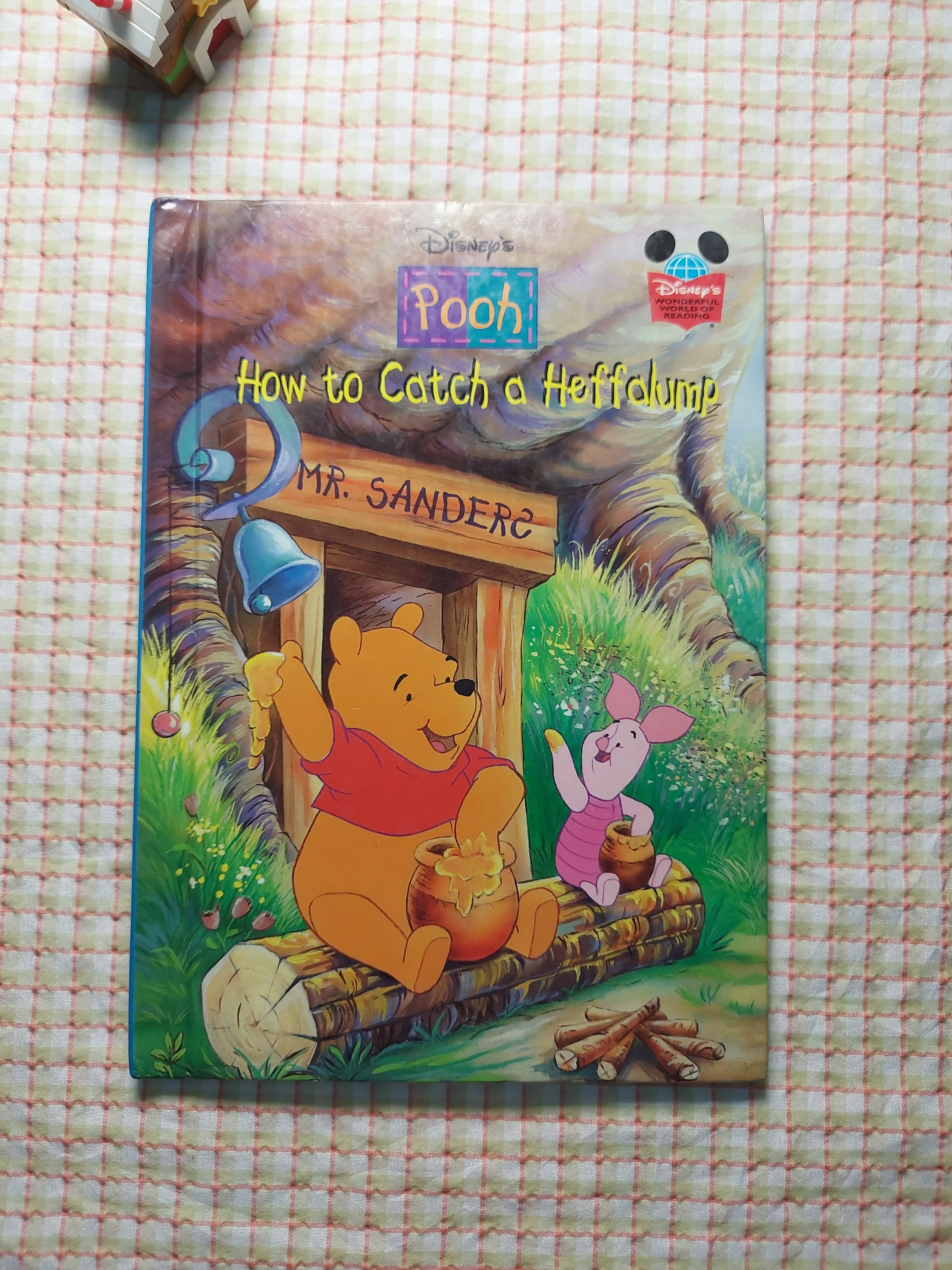 DISNEY’S POOH: HOW TO CATCH A HEFFALUMP • Picture Book