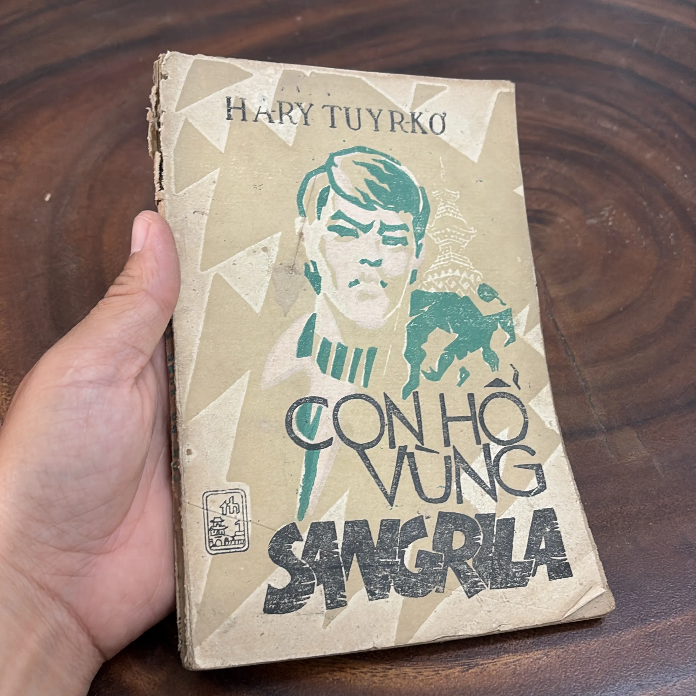 II Văn Học: Con Hổ Vùng Sangrila - HARY TUYRKƠ - 1986