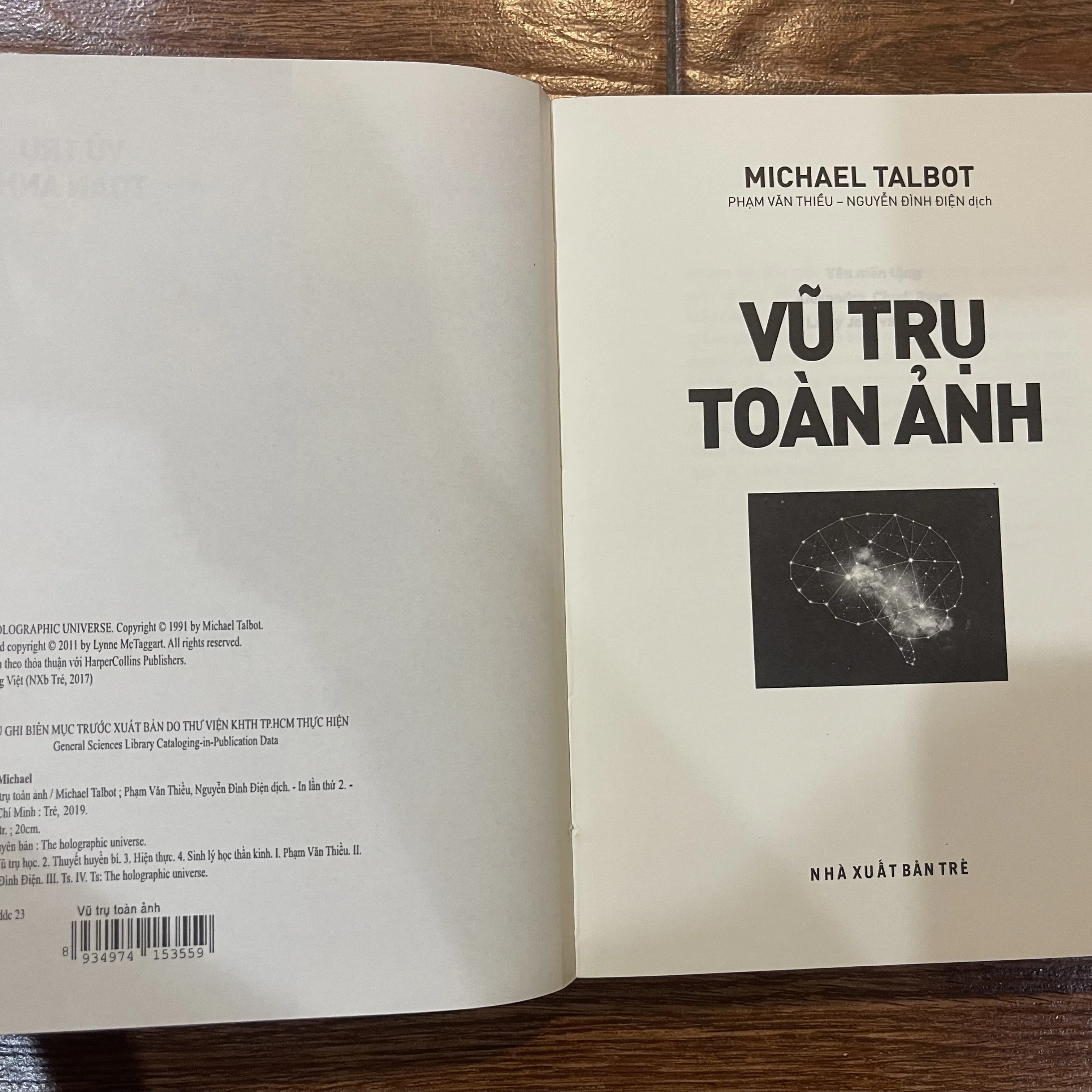 Vũ Trụ Toàn Ảnh - Michael Talbot (15) 568278